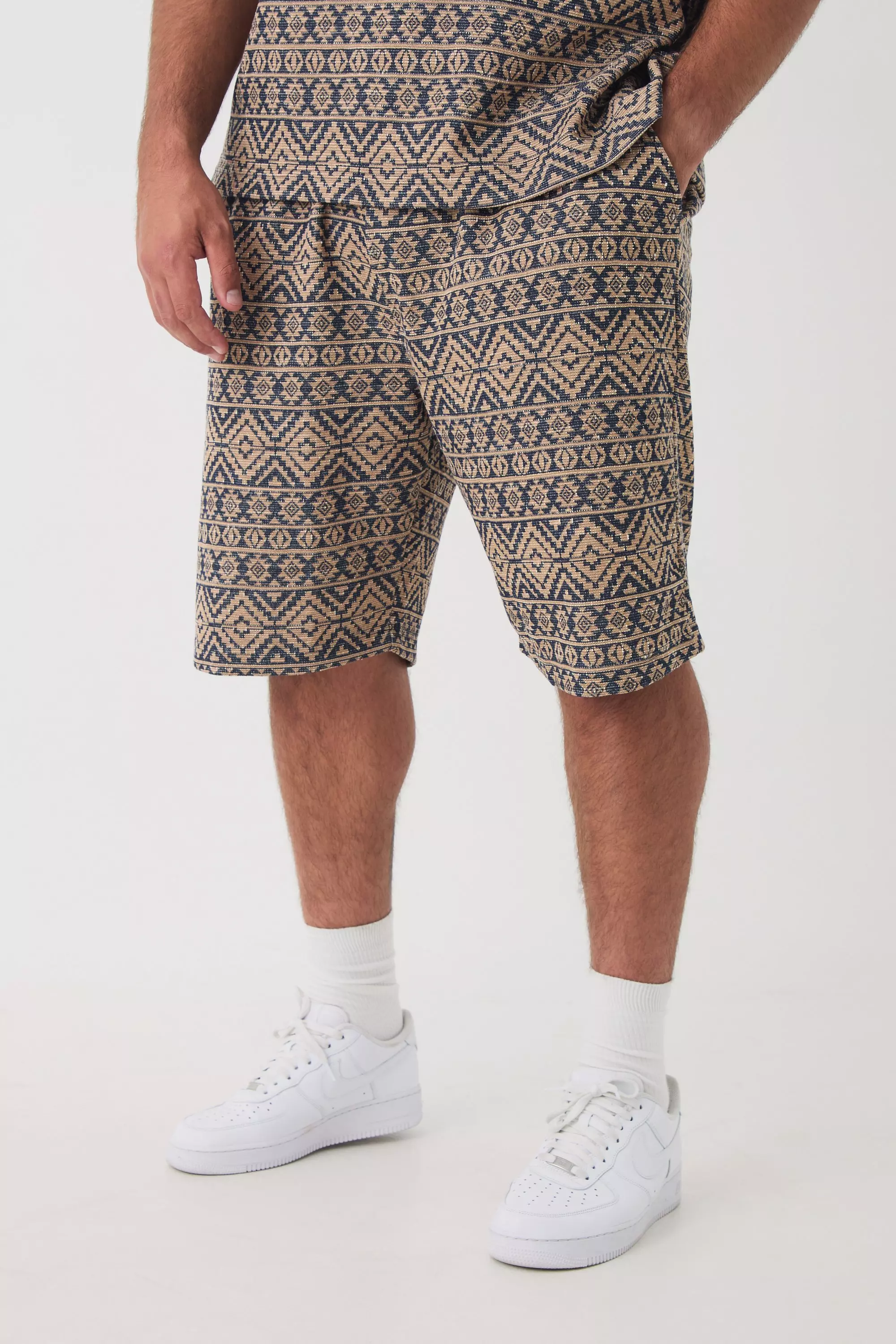 Plus Elasticated Waist Relaxed Jacquard Abstract Shorts Stone