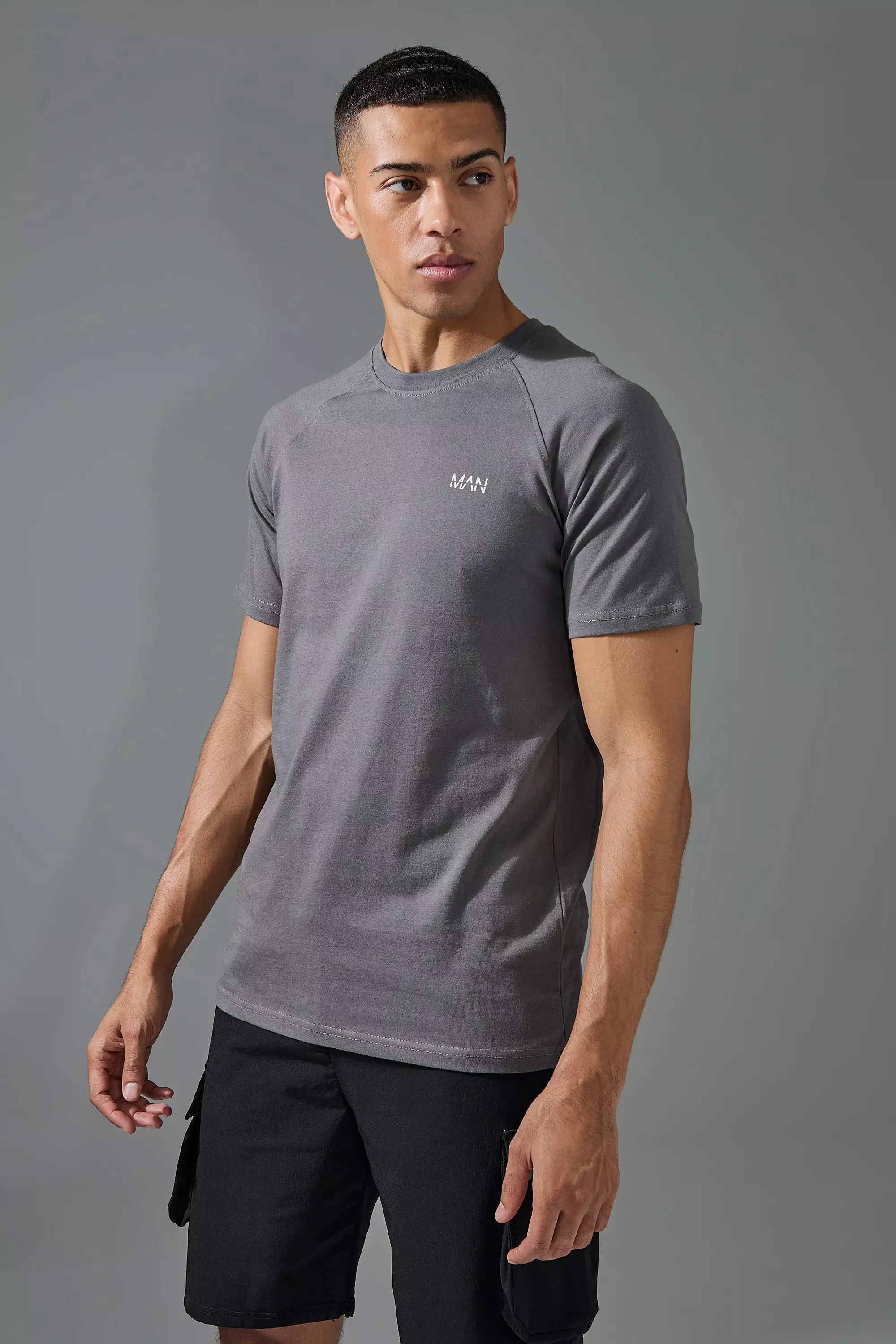 Man Active Gym Raglan T-shirt Charcoal