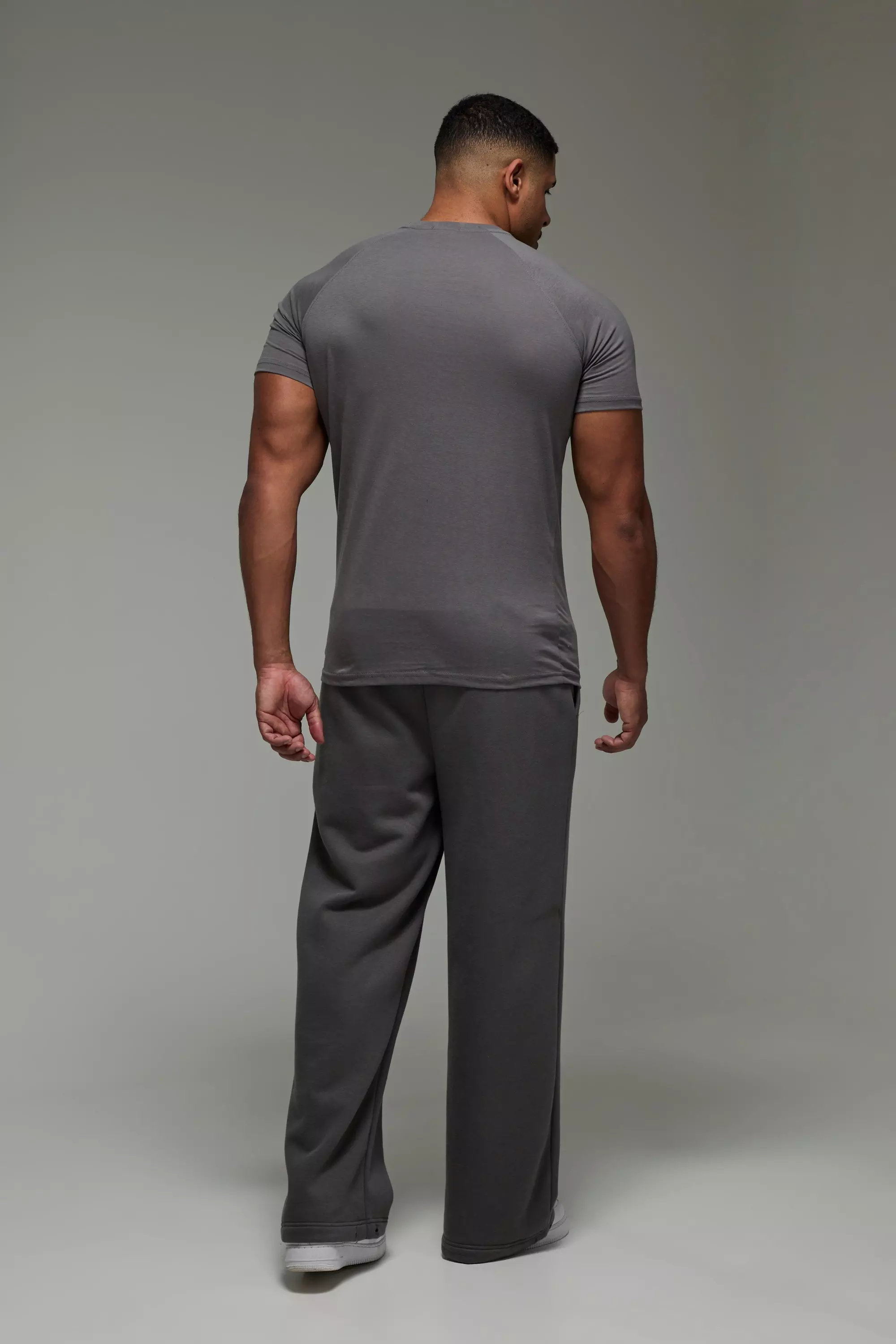 Man Active Workout Raglan T-shirt | boohooMAN USA