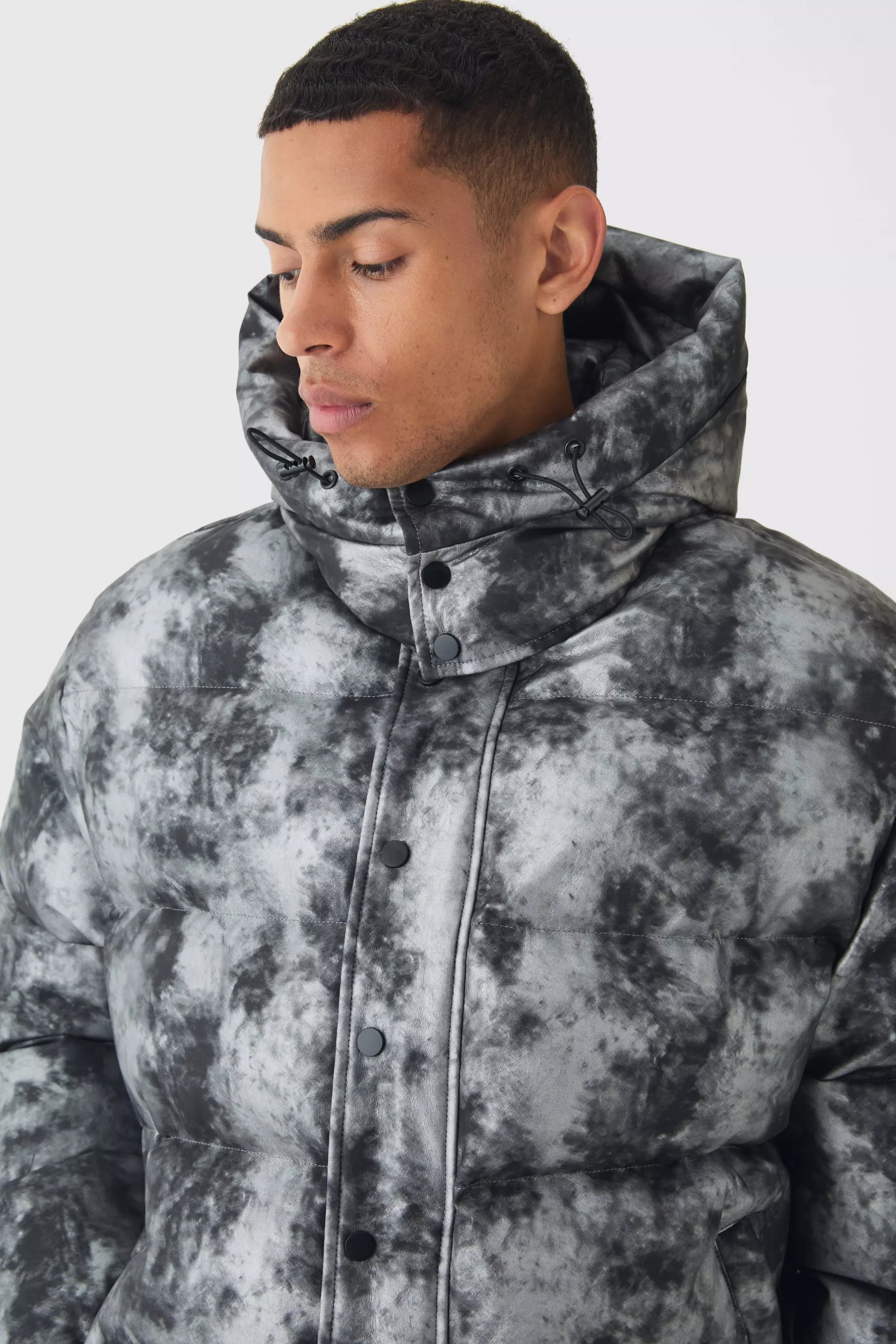 Boxy Washed Hooded Puffer Jacket In Grey alternative image