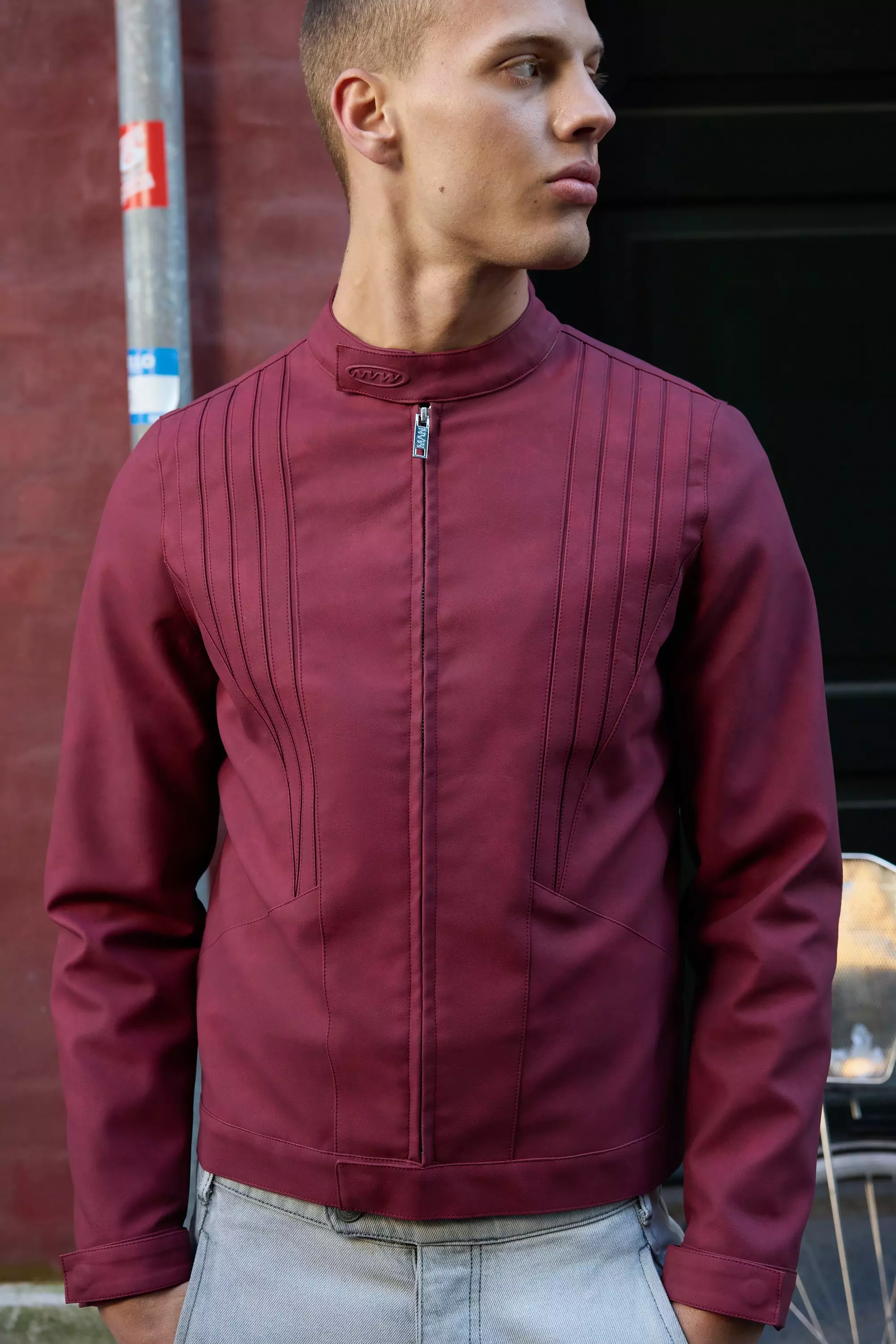 Burgundy Man Gebleekte Monochrome PU Biker Jas In Bordeaux alternatieve afbeelding