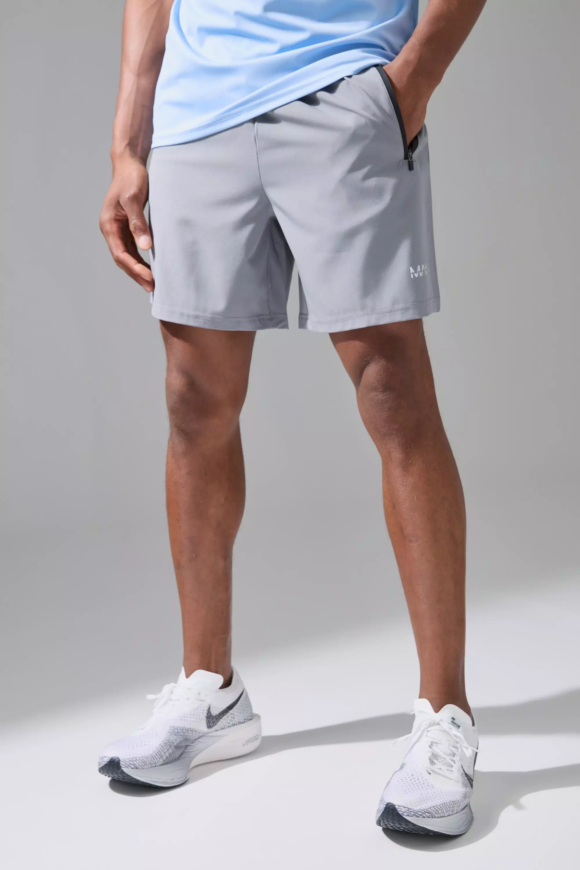 Man Active Stretch Woven Regular Fit 7inch Gym Short Light grey