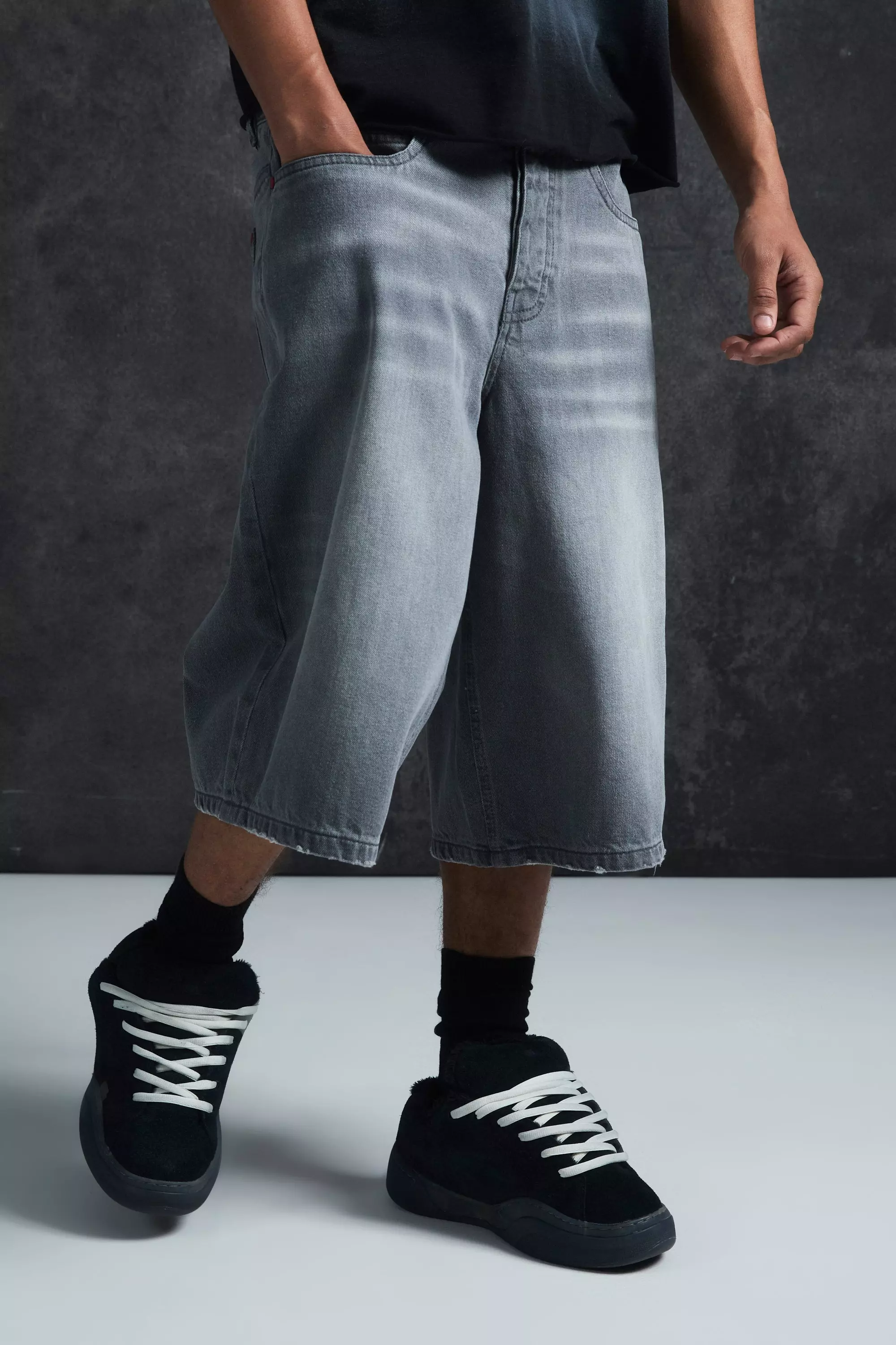 Short long en denim à délavage extrême, Light grey autre image