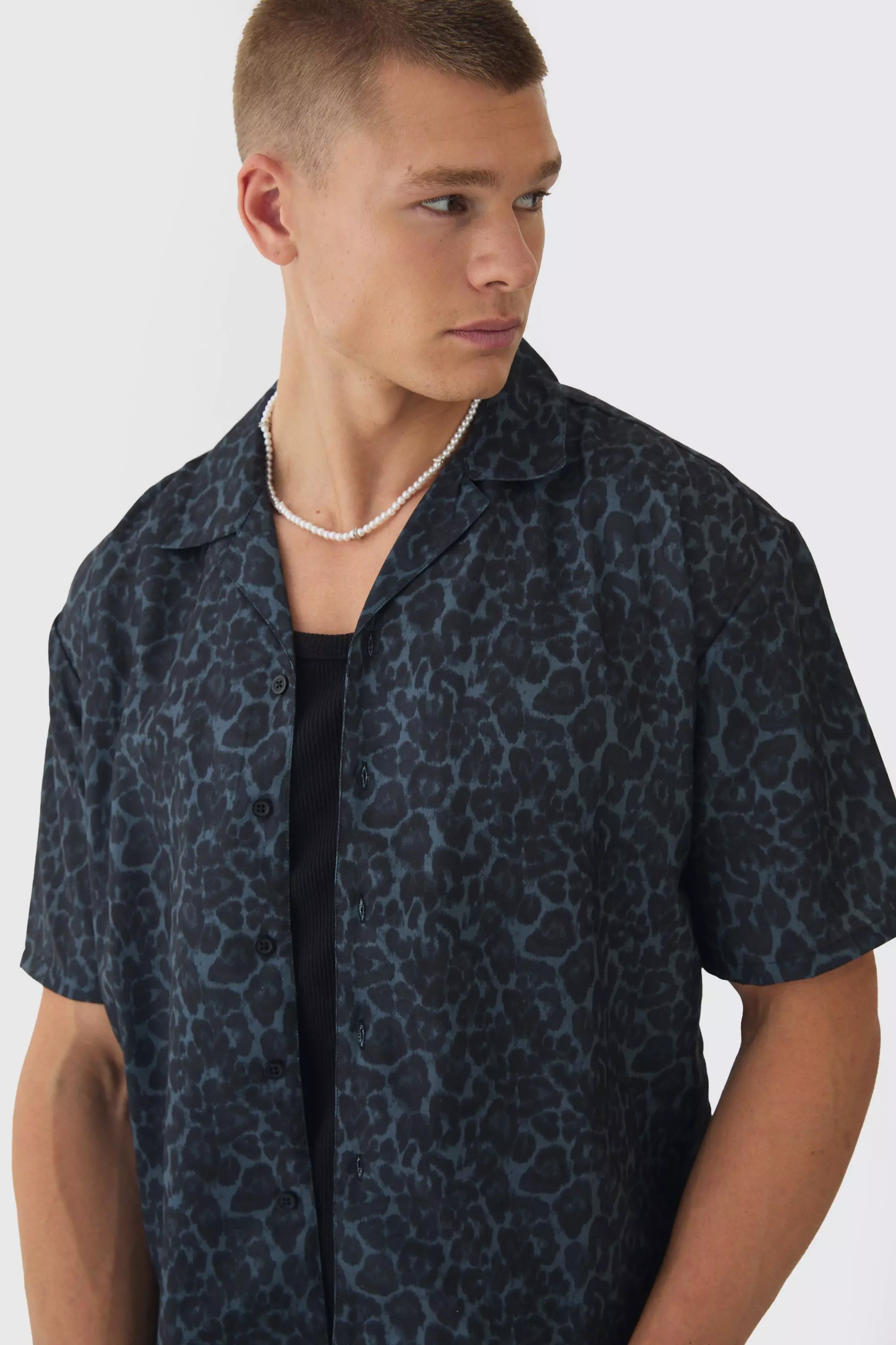 Black Oversized Leopard Print Revere Boxy Shirt alternative image