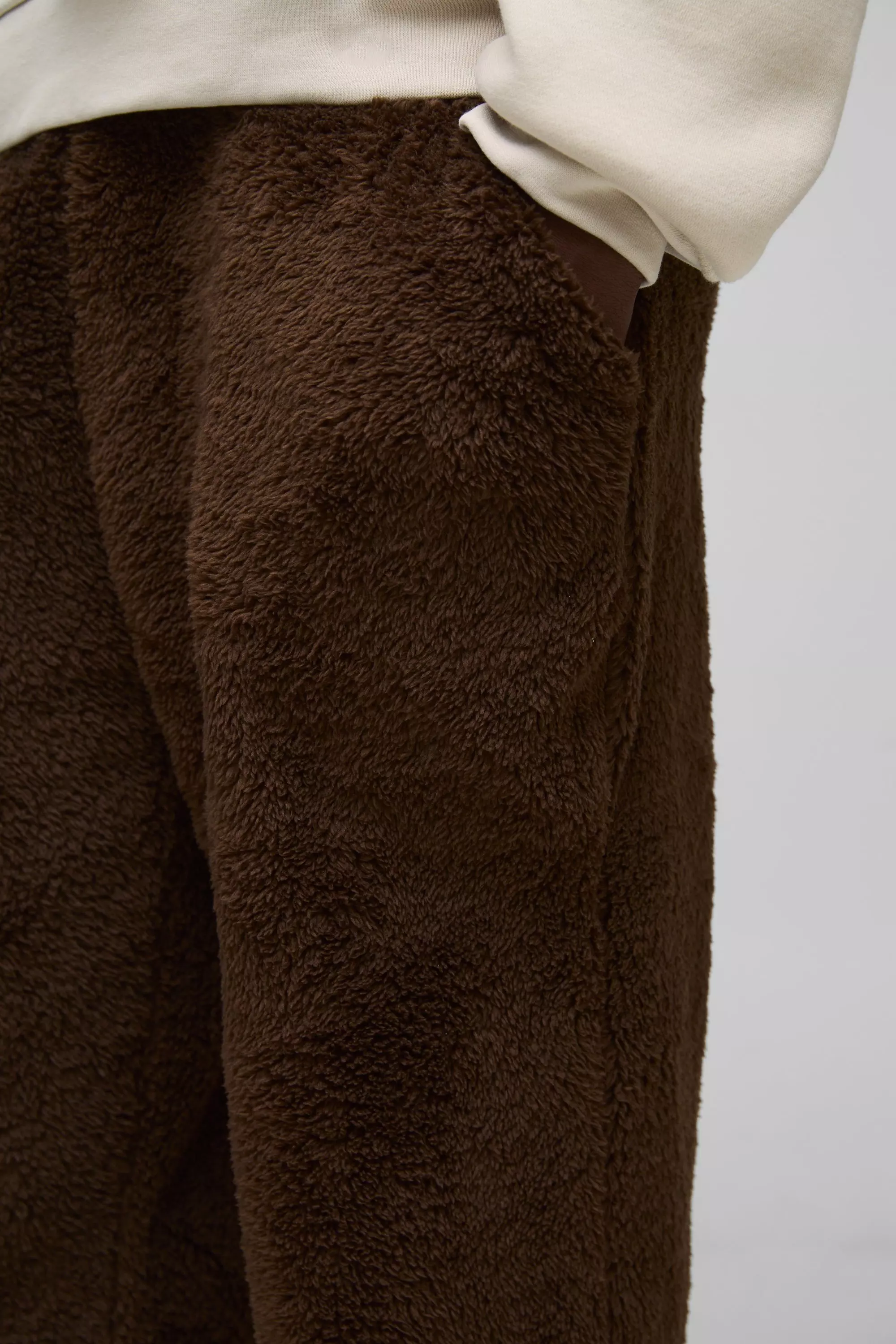 Jogging droit en synthétique, Chocolate autre image