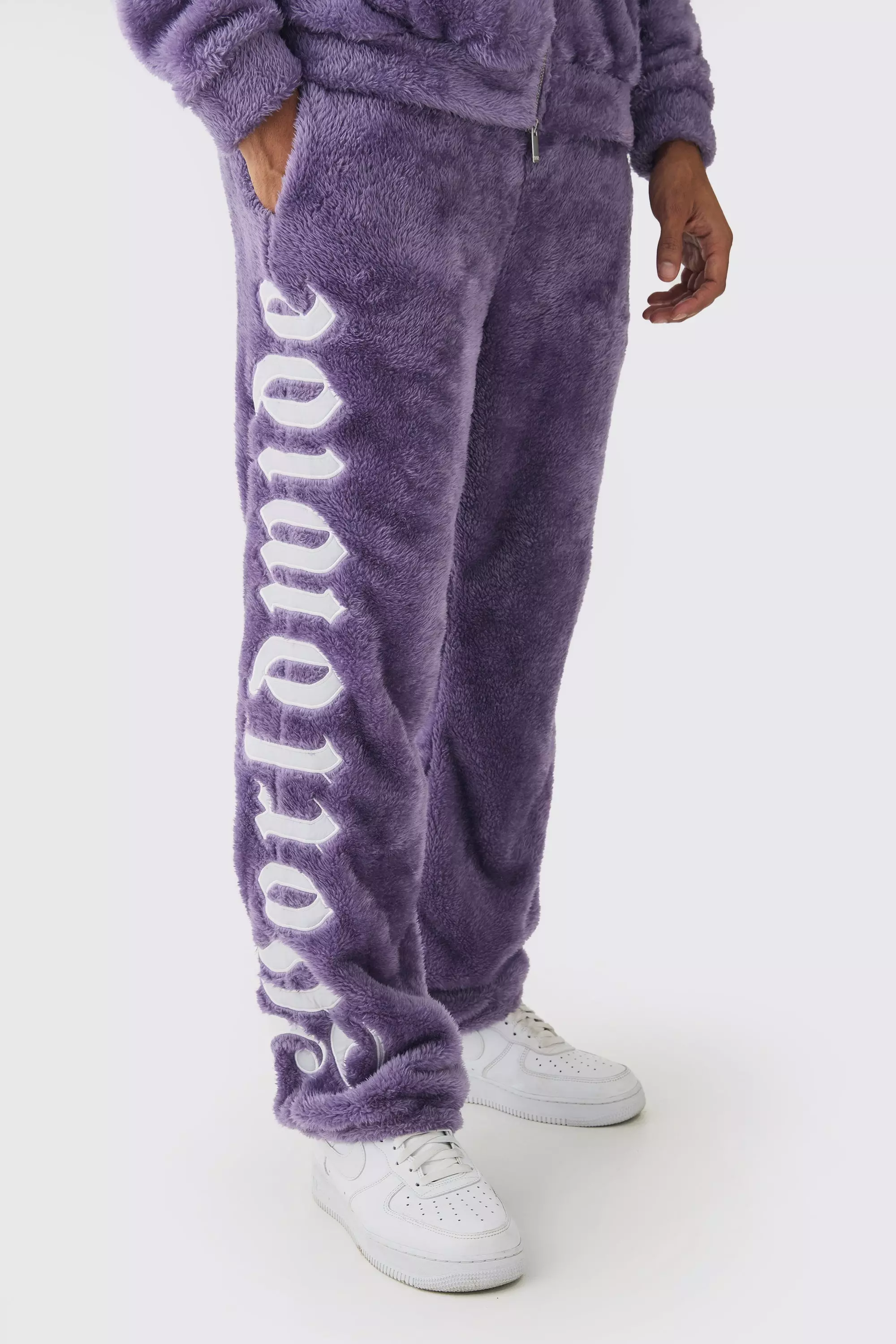 Regular Fit Worldwide Large Applique Teddy Borg Joggers boohooMAN IE