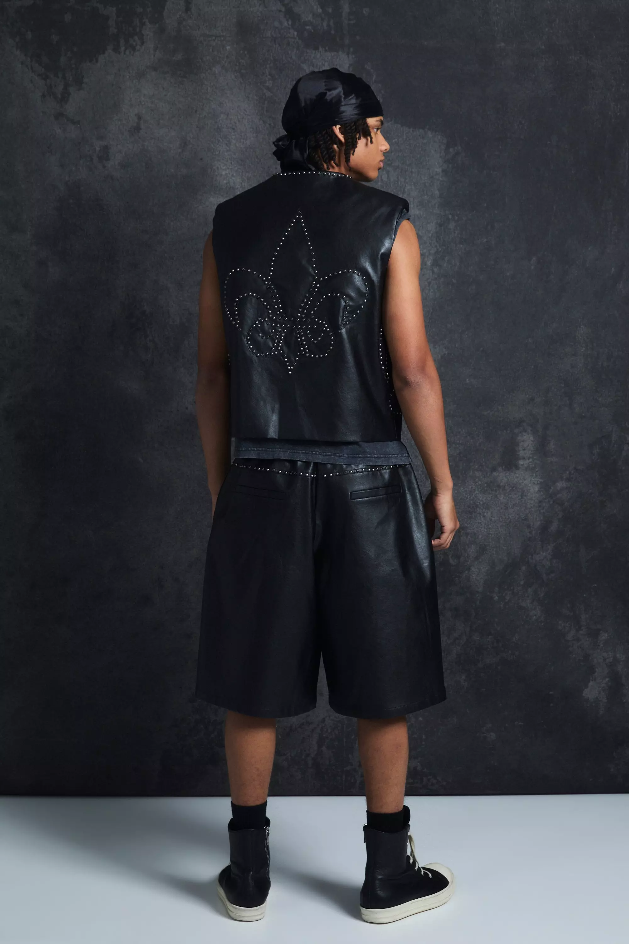 Pantaloni Rilassati In Pu Con Borchie, Black immagine alternativa