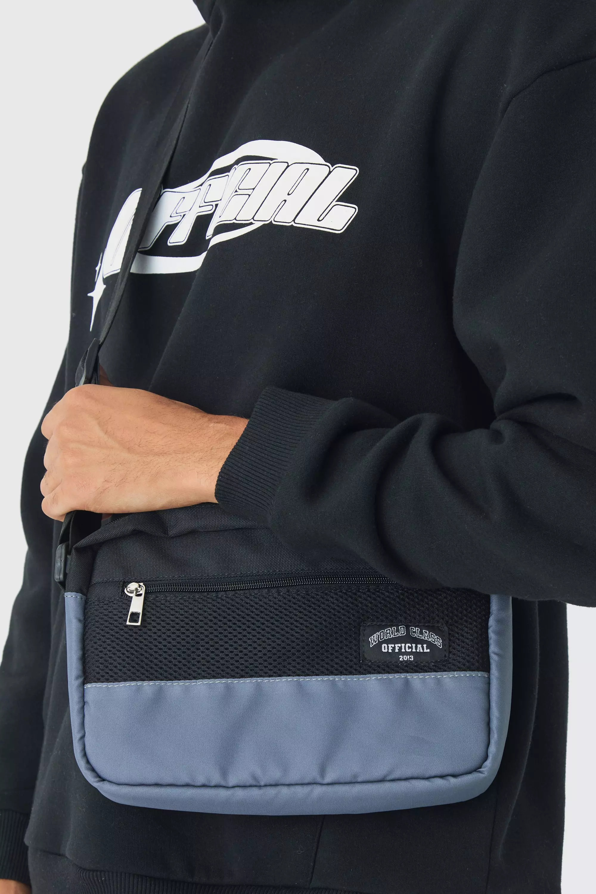 Nylon-Umhängetasche aus Mesh mit Man-Logo, Grey alternatives Bild