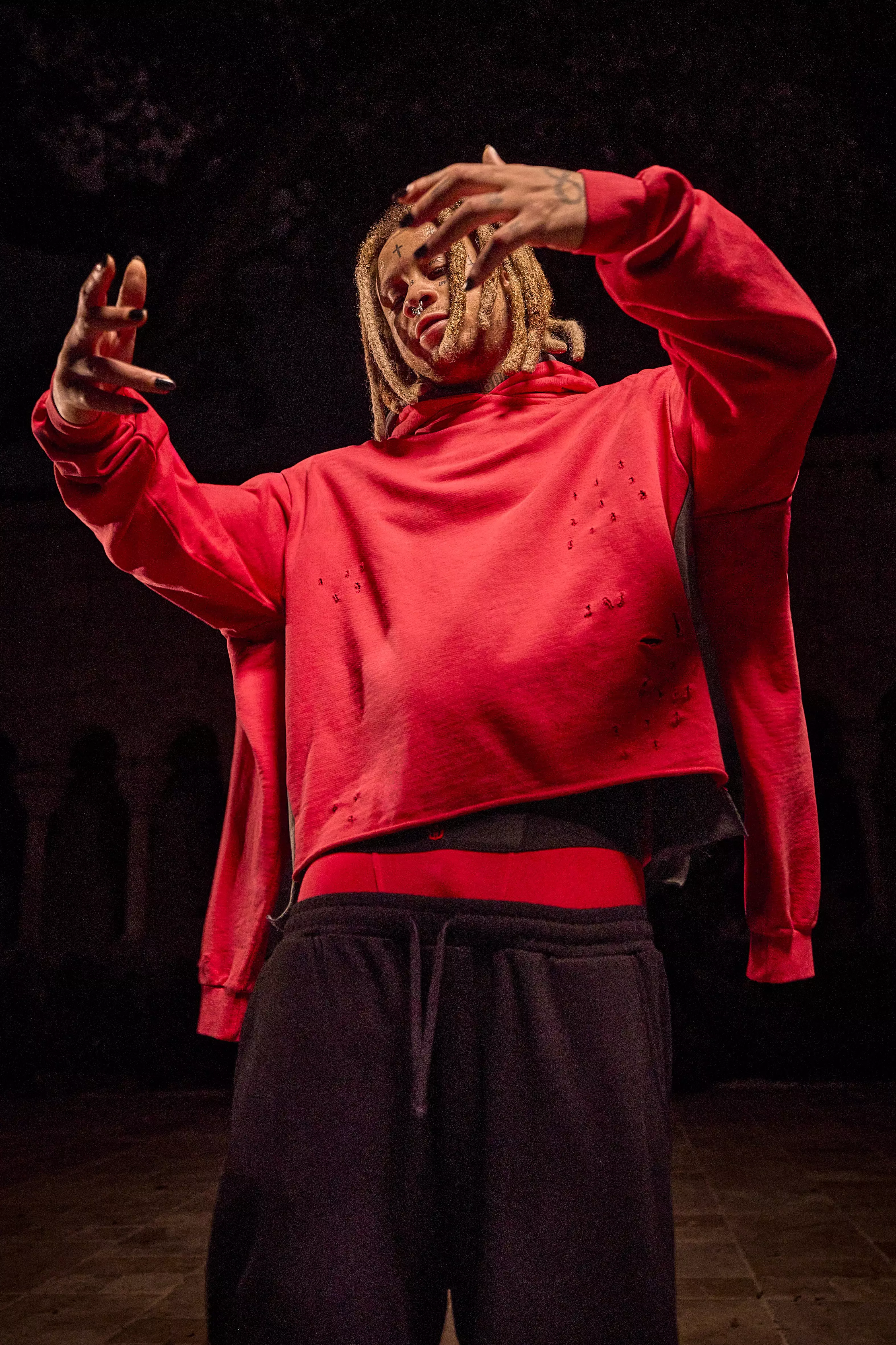 Kastiger Oversize Hoodie mit Rissen, Red alternatives Bild