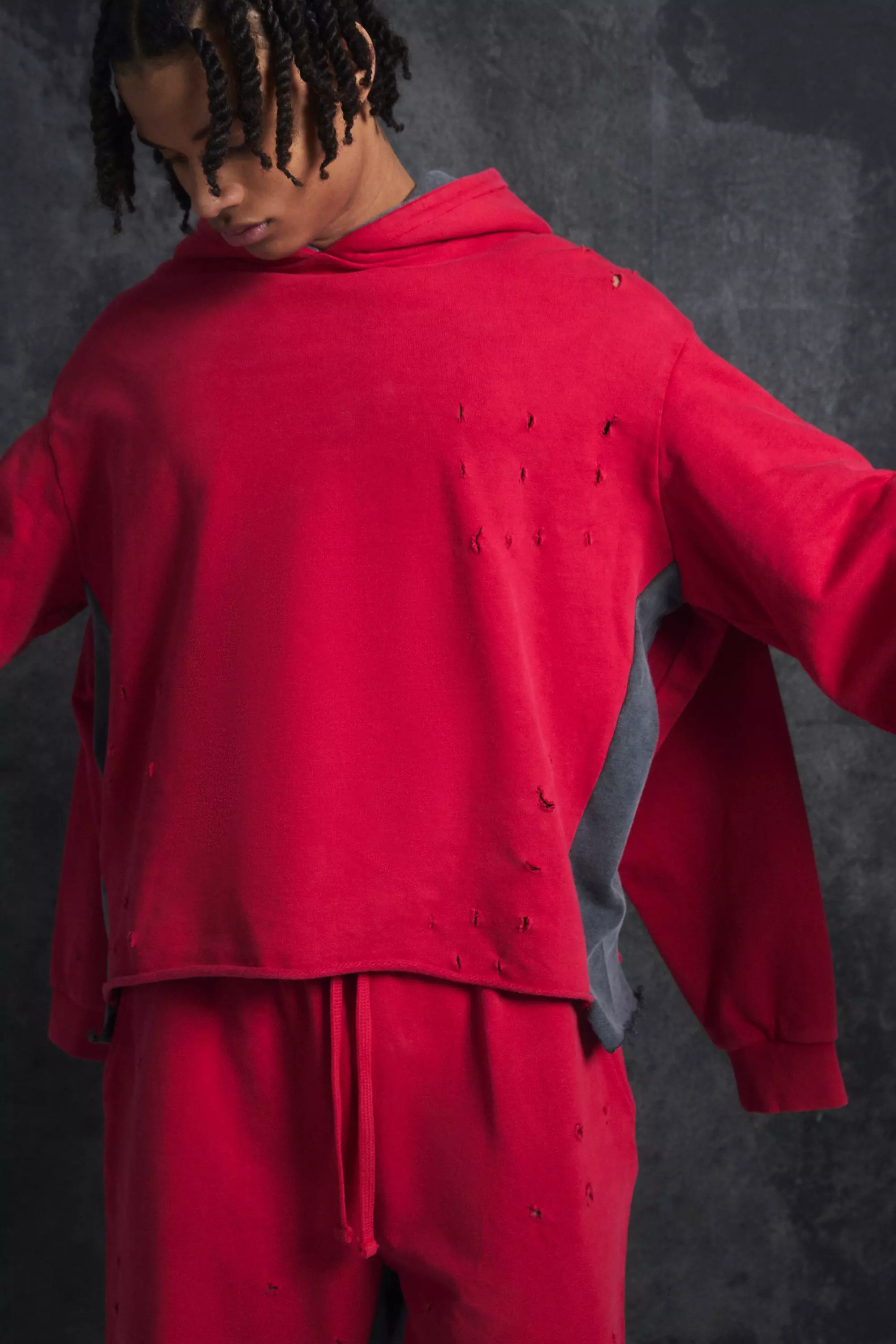 Kastiger Oversize Hoodie mit Rissen, Red alternatives Bild