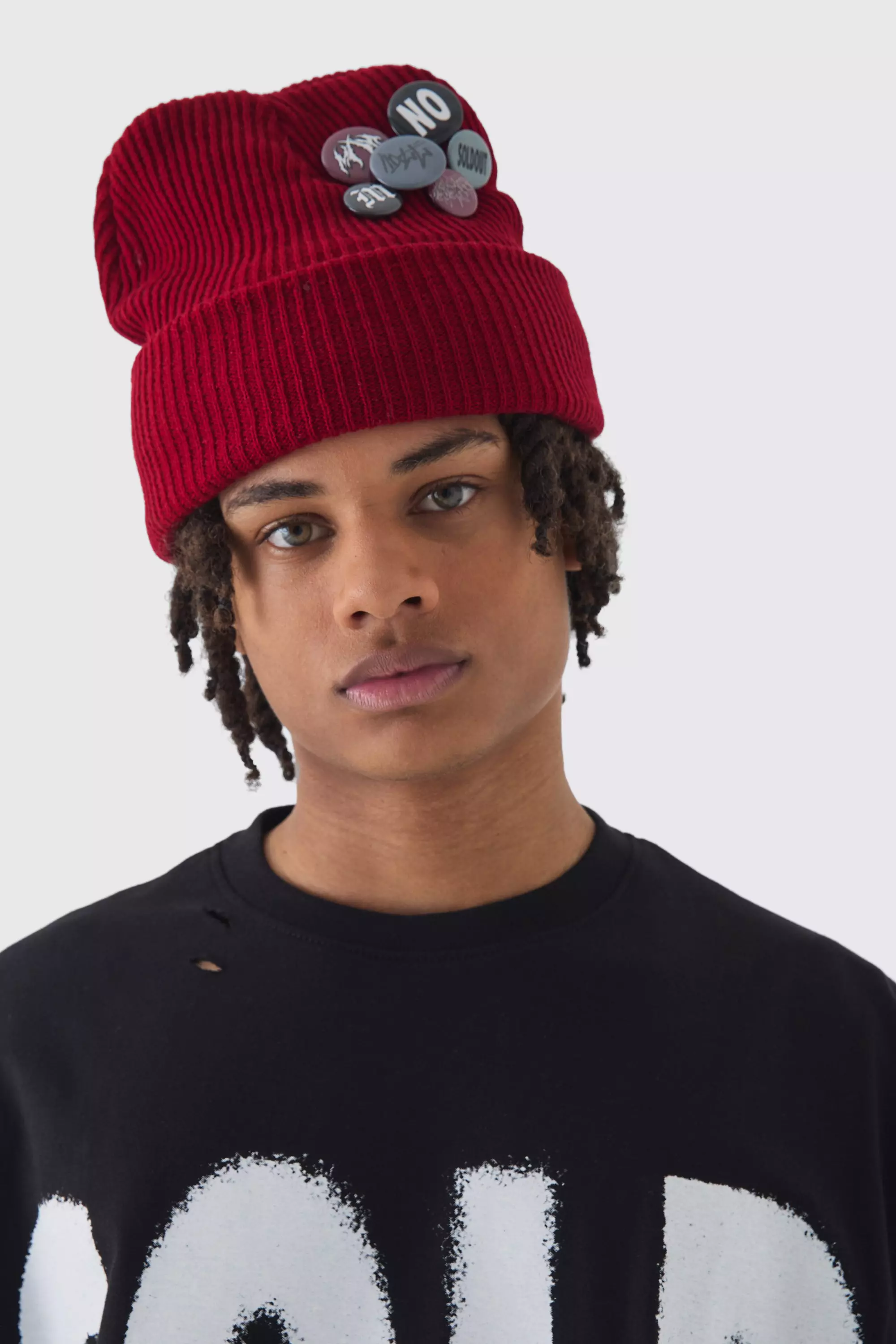 Badge And Pin Detail Beanie In Red Red