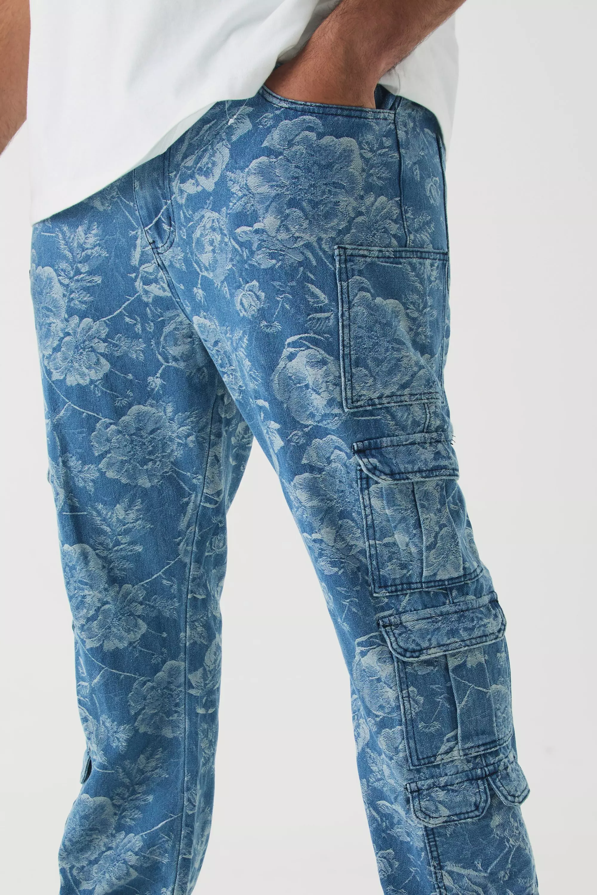 Plus florale Jacquard Cargo-Schlagjeans, Mid blue alternatives Bild