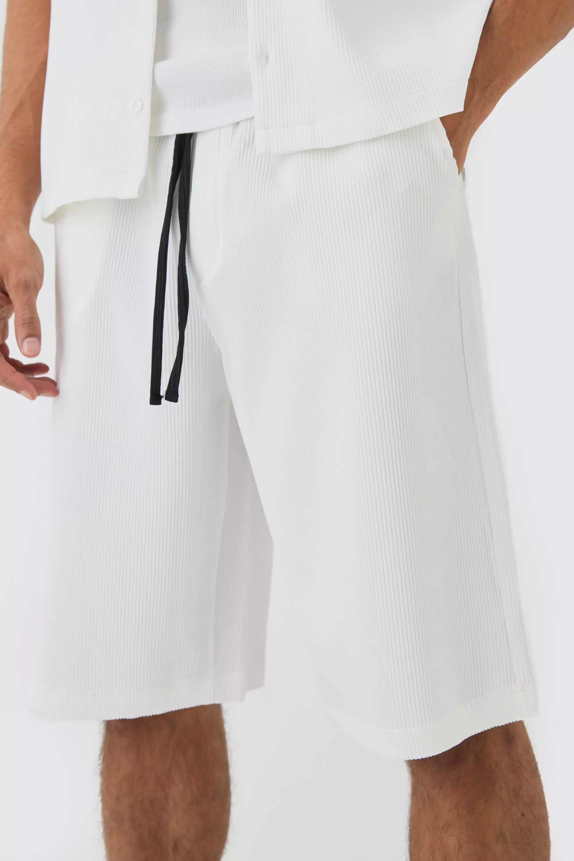 Ecru Elasticated Waist Pleated Jorts alternative image