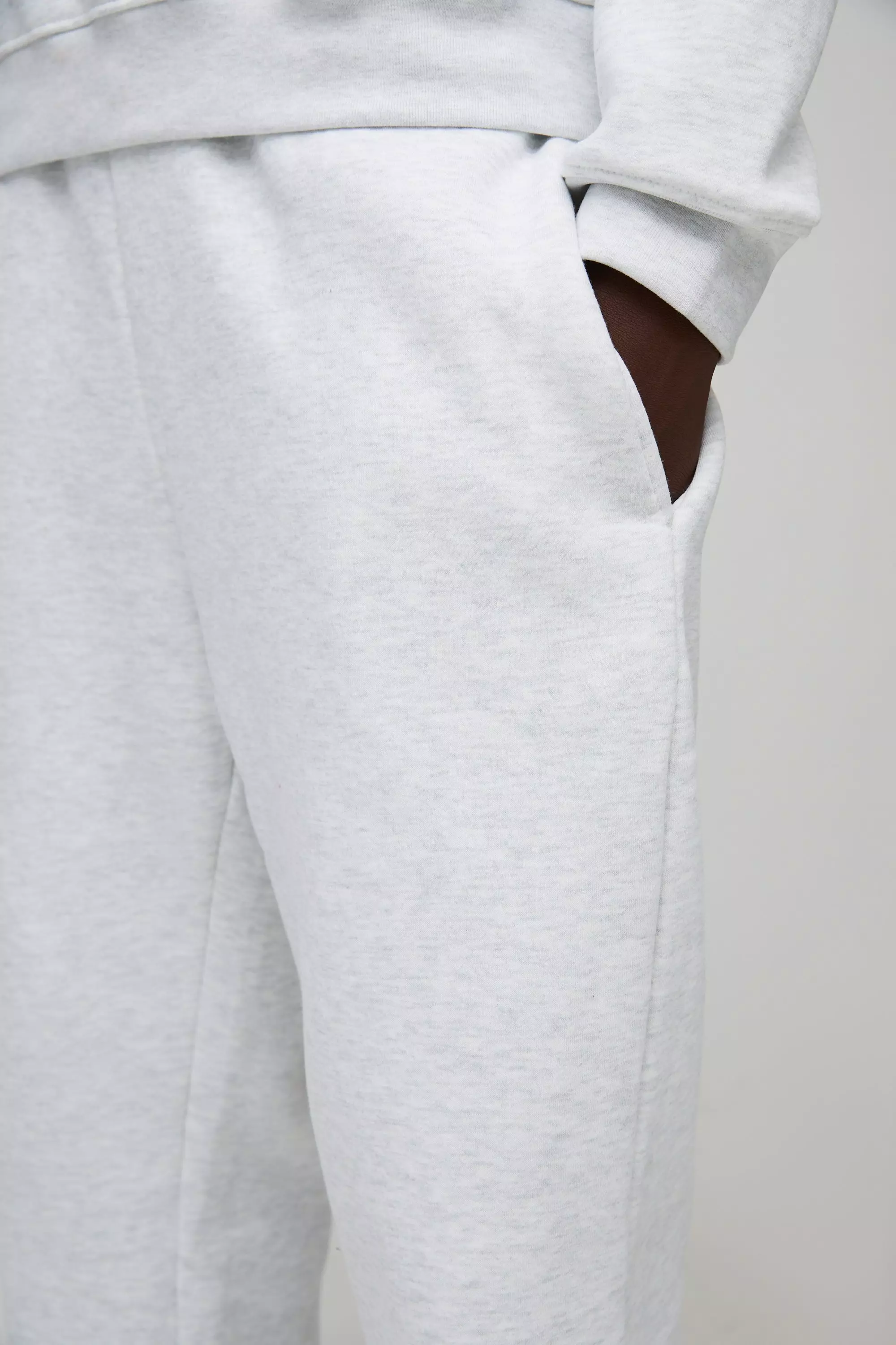 330GSM Straight Leg Basic Jogger | boohooMAN USA