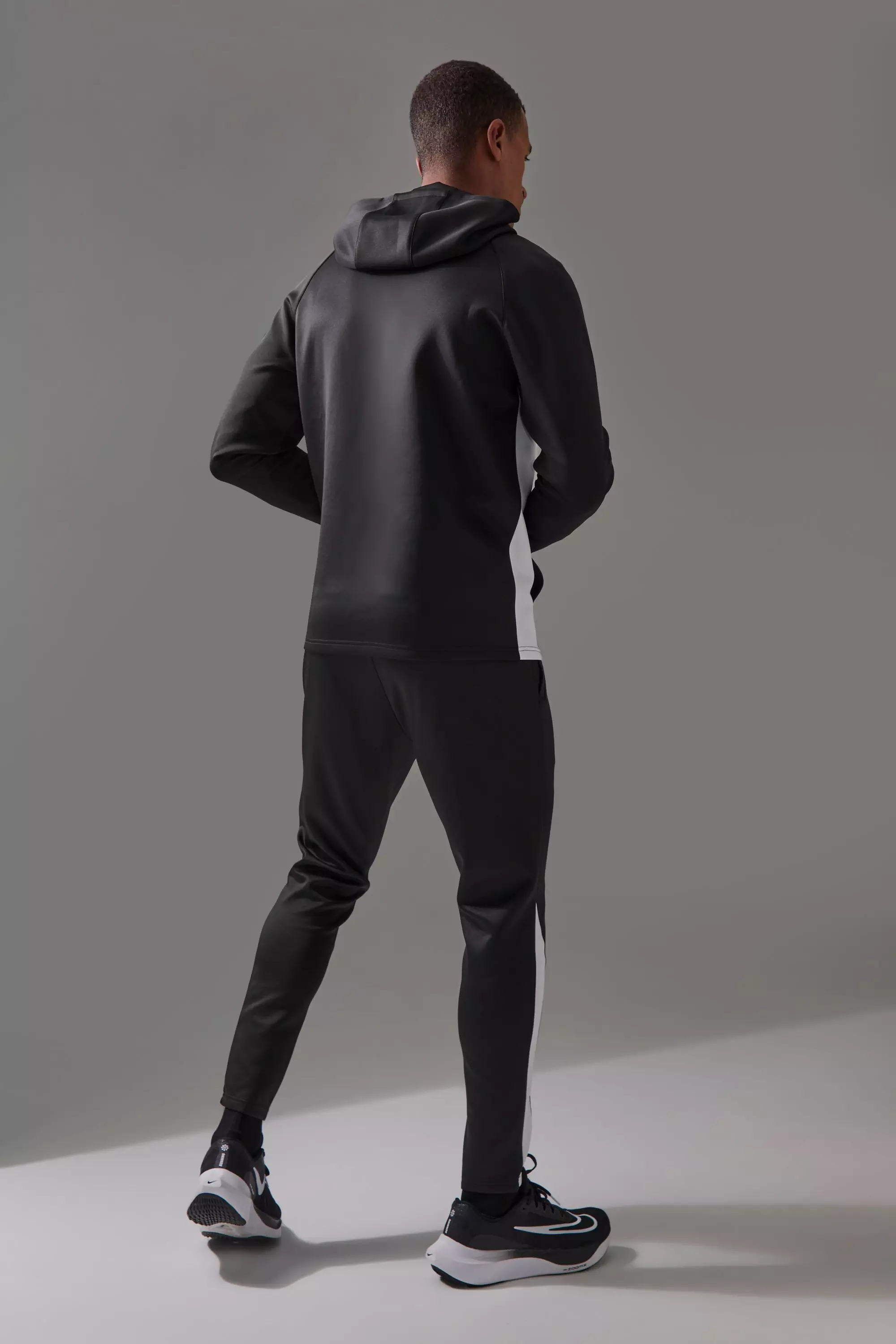 Black Man Active Pro Tapered Skinny Fit Jogger alternative image