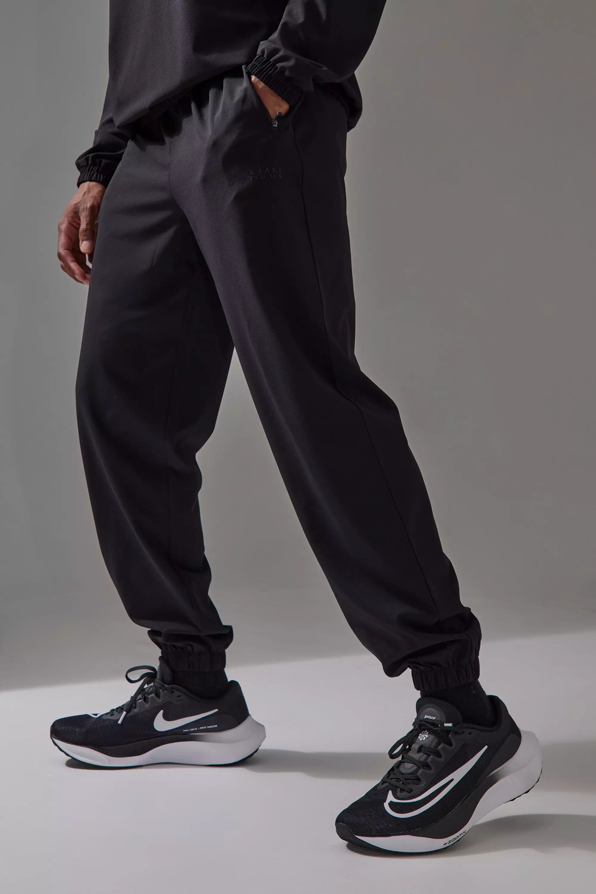 Man Active Pro Cuffed Sweatpants Black