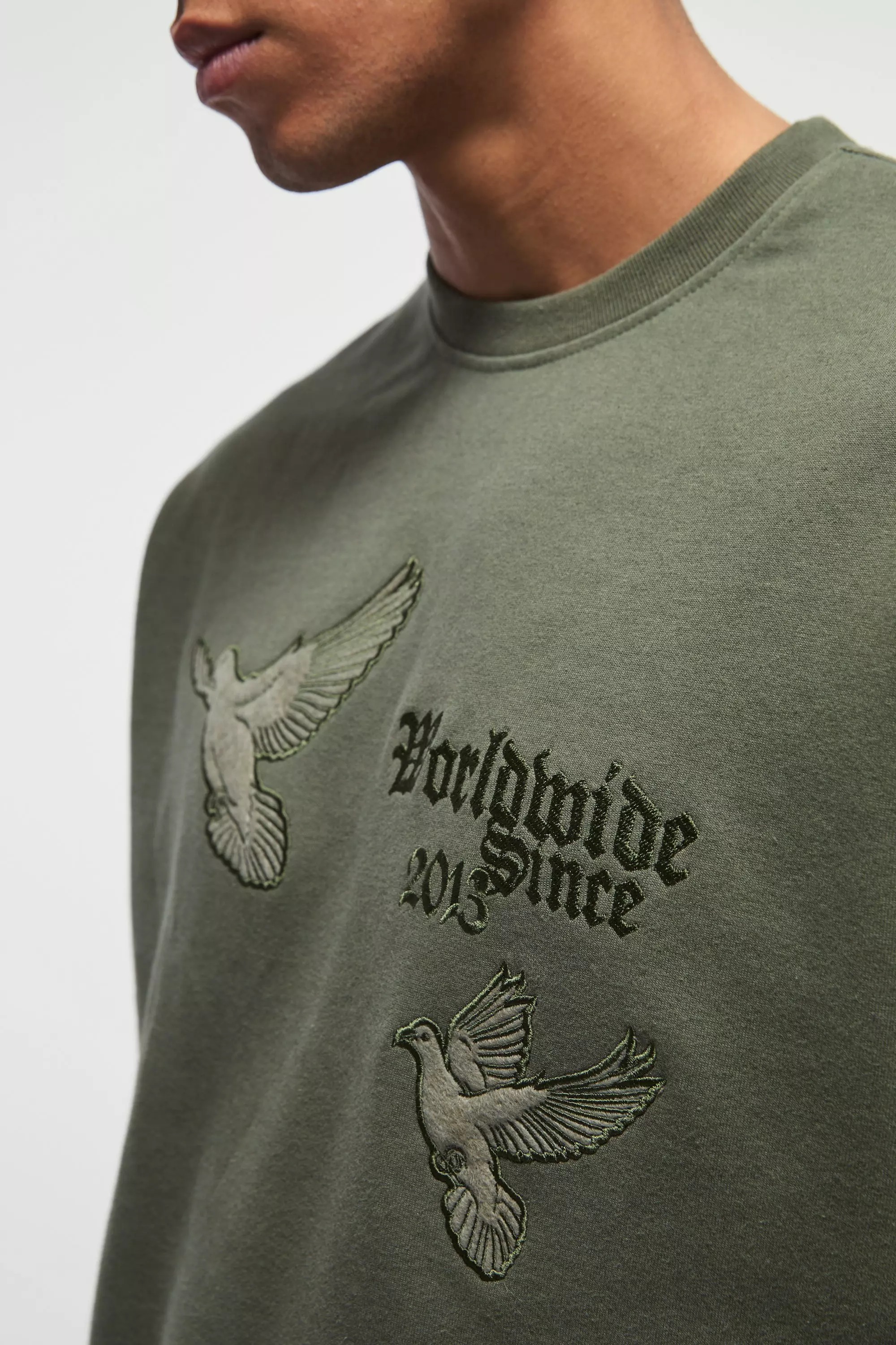 Smartes kastiges Oversize T-Shirt mit Stickerei, Khaki alternatives Bild