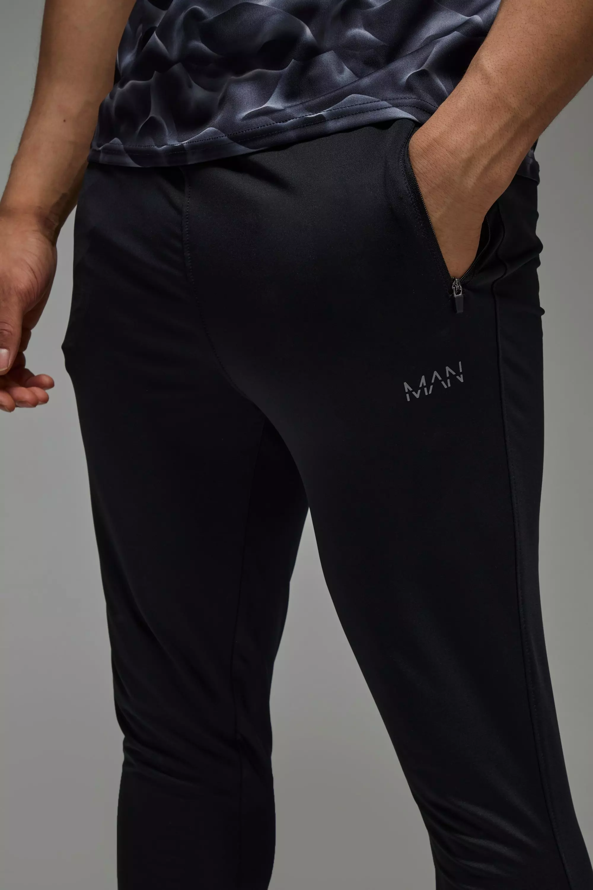 Man Active Performance Skinny Stretch Jogger boohooMAN