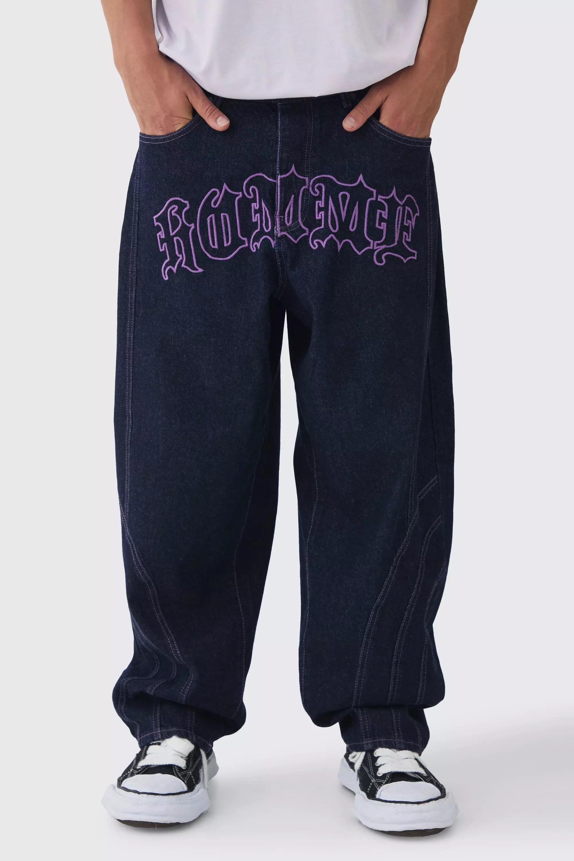 Balloon Fit Rigid Purple Tinted Applique Jeans alternative image