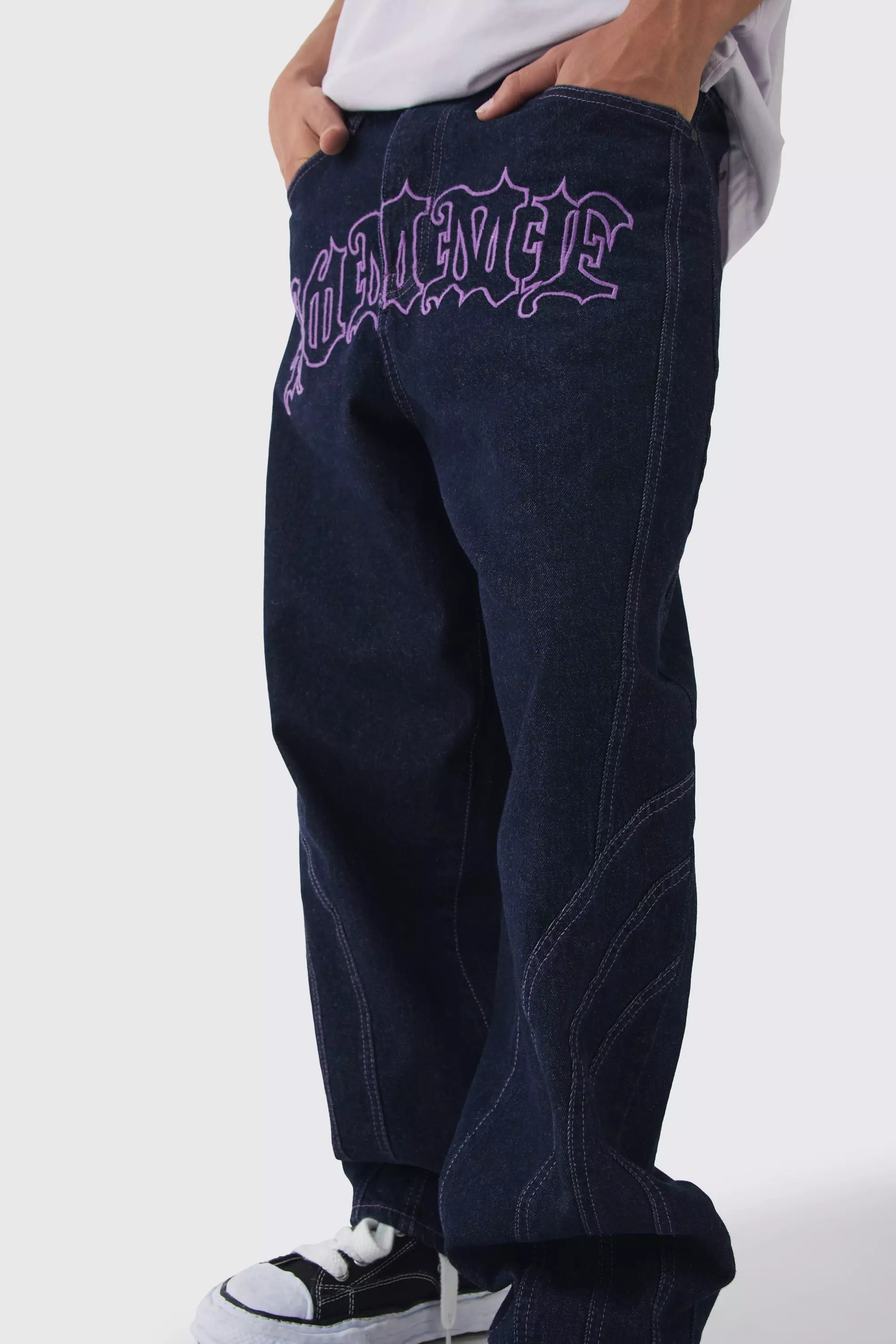 Balloon Fit Rigid Purple Tinted Applique Jeans alternative image