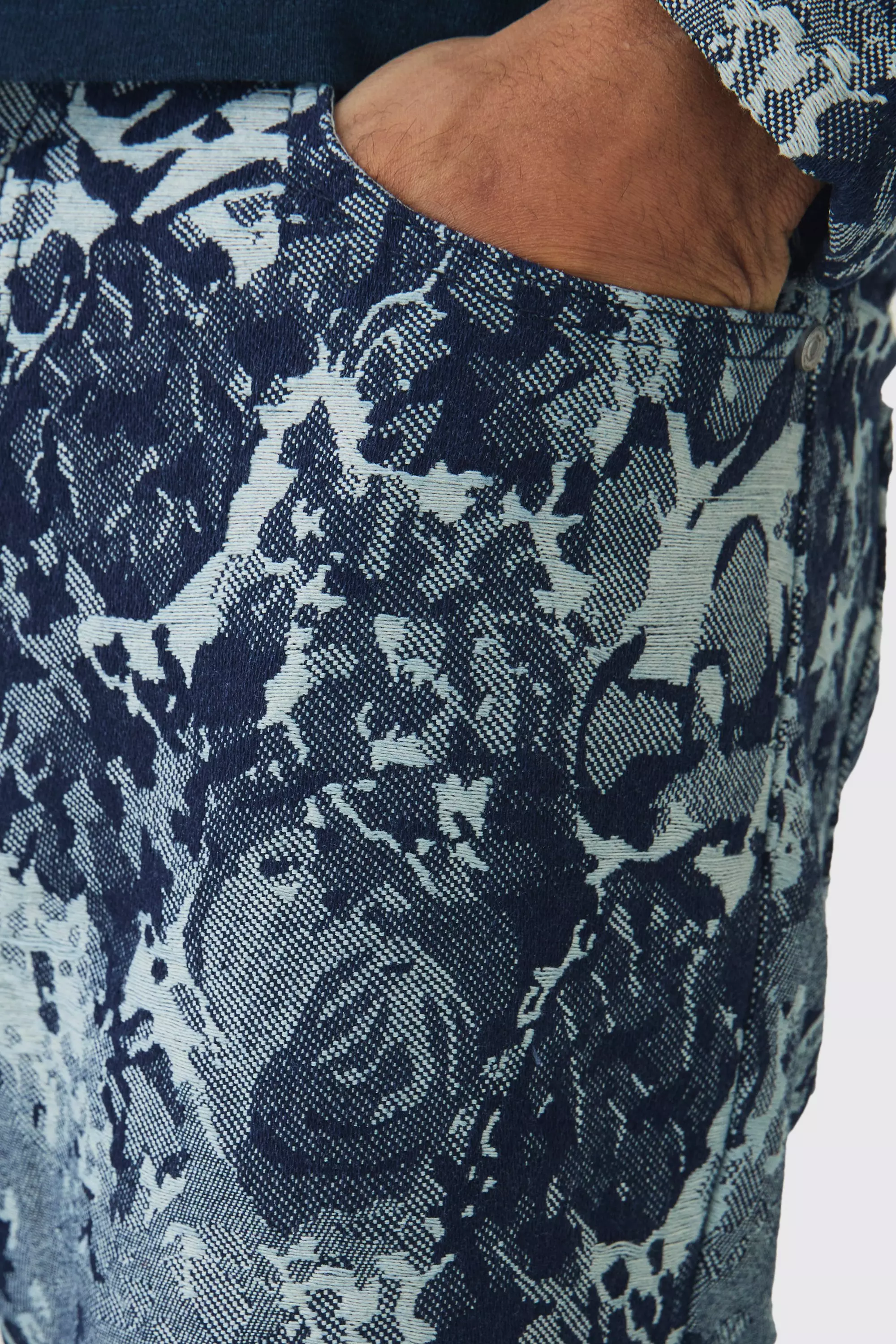 Mid blue Relaxed Rigid Floral Jacquard Jeans alternative image