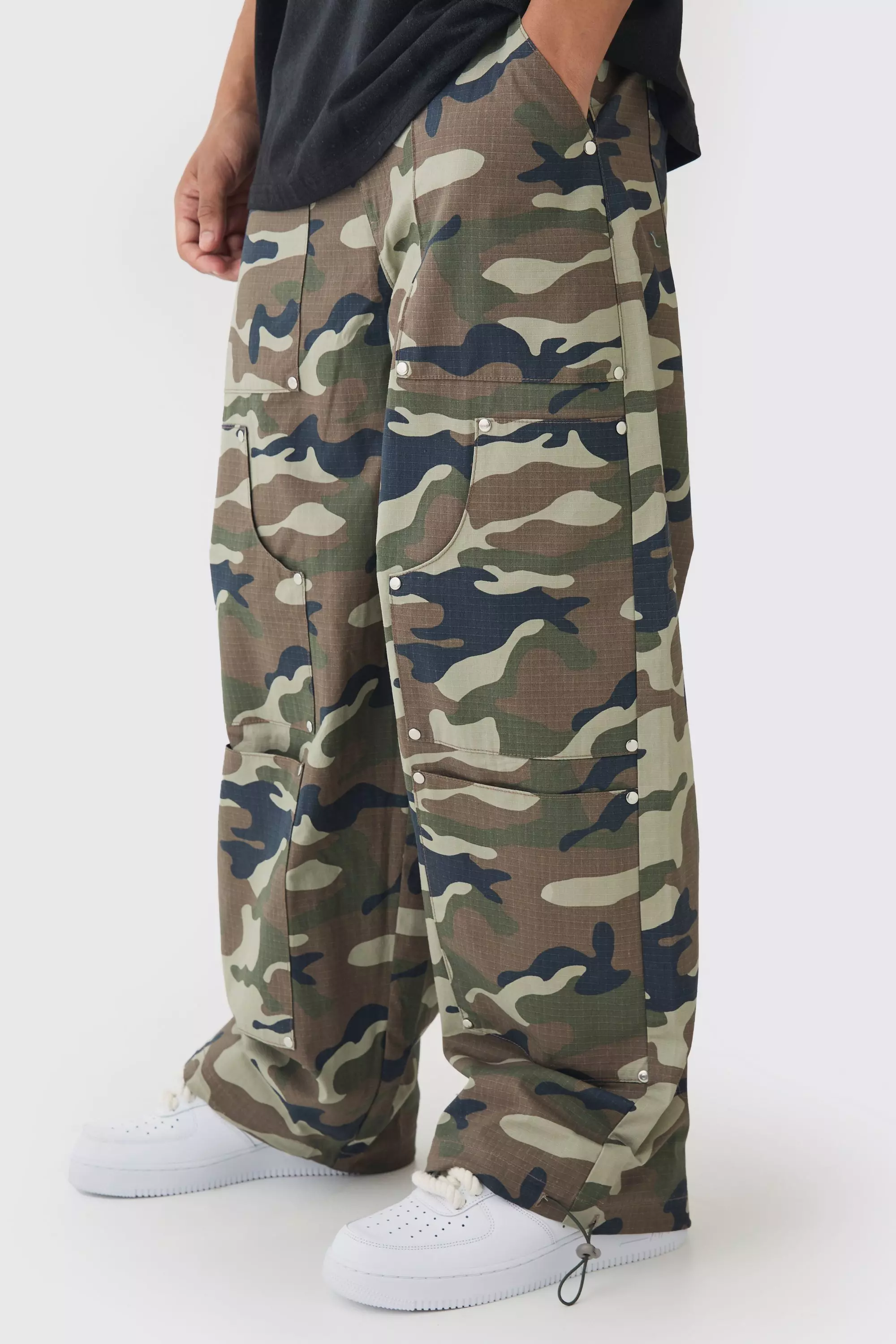Ripstop Elasticated Waist Baggy Camo Carpenter Pants | boohooMAN USA