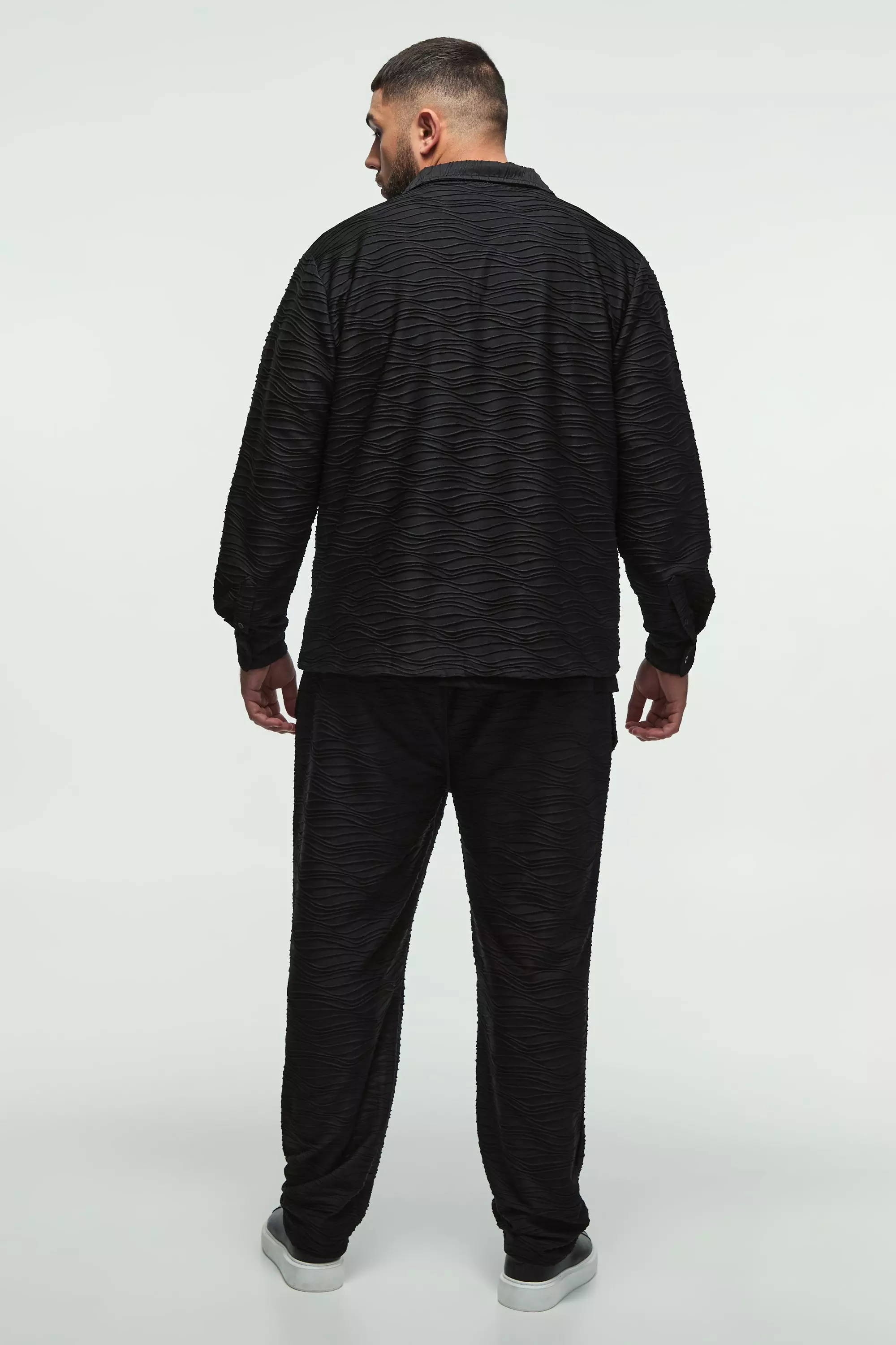 Plus schwarzes Hemd und Hose mit geradem Bein, Black alternatives Bild