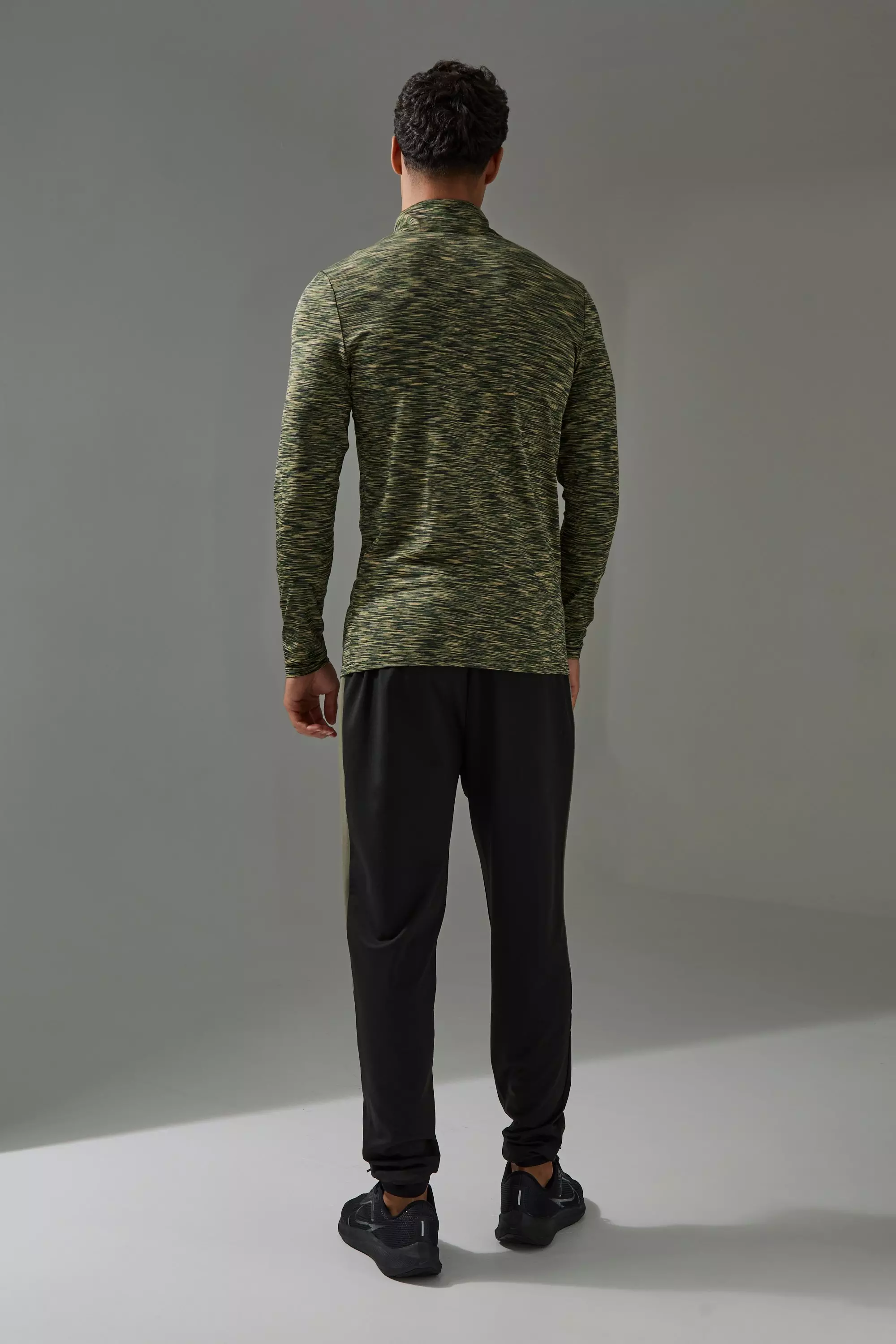 Top de sport léger à imprimé espace - MAN Active, Khaki autre image