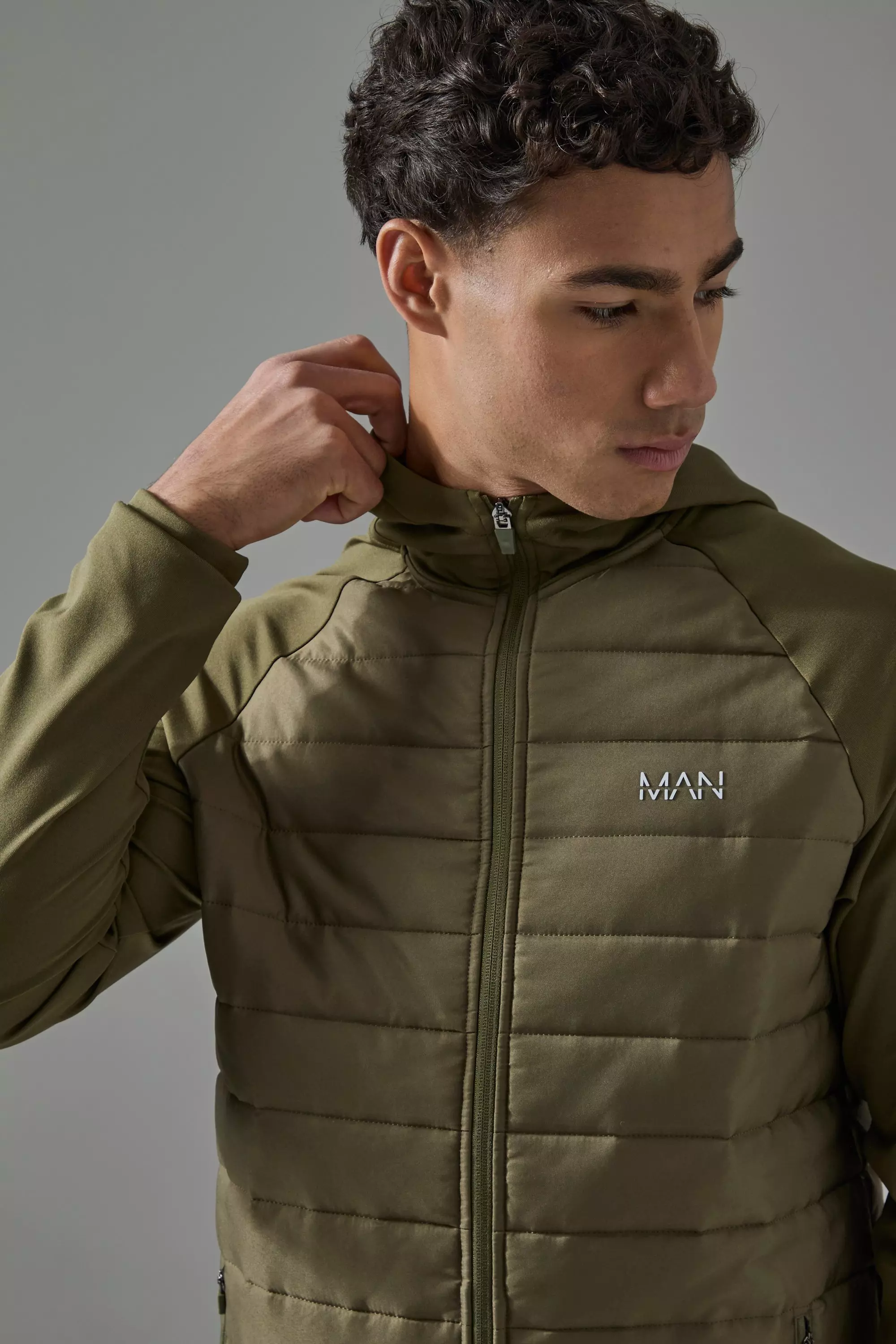 Gesteppter Man Active Hoodie mit Reißverschluss, Khaki alternatives Bild