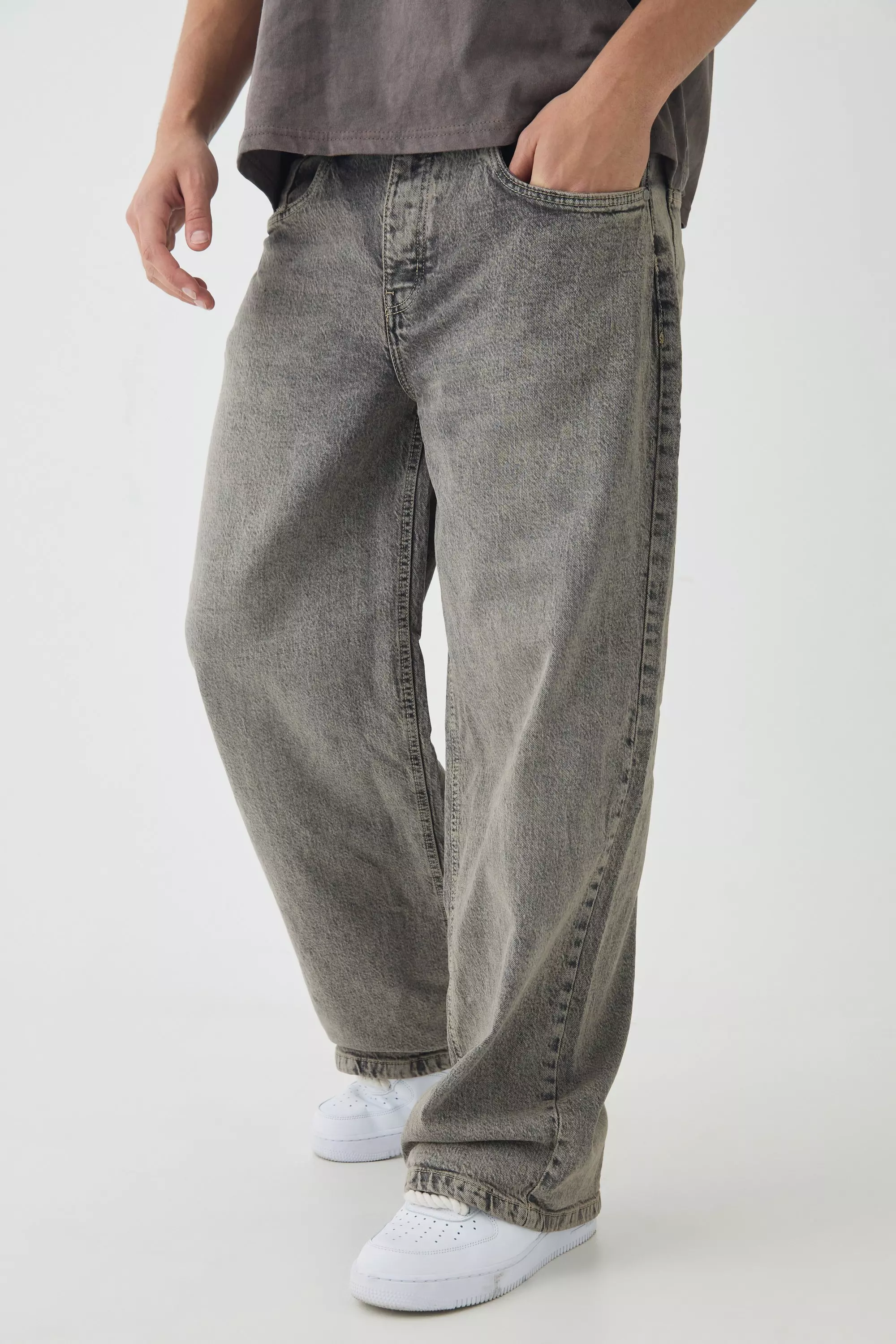 Relaxed Fit Stone Washed Jeans alternative image