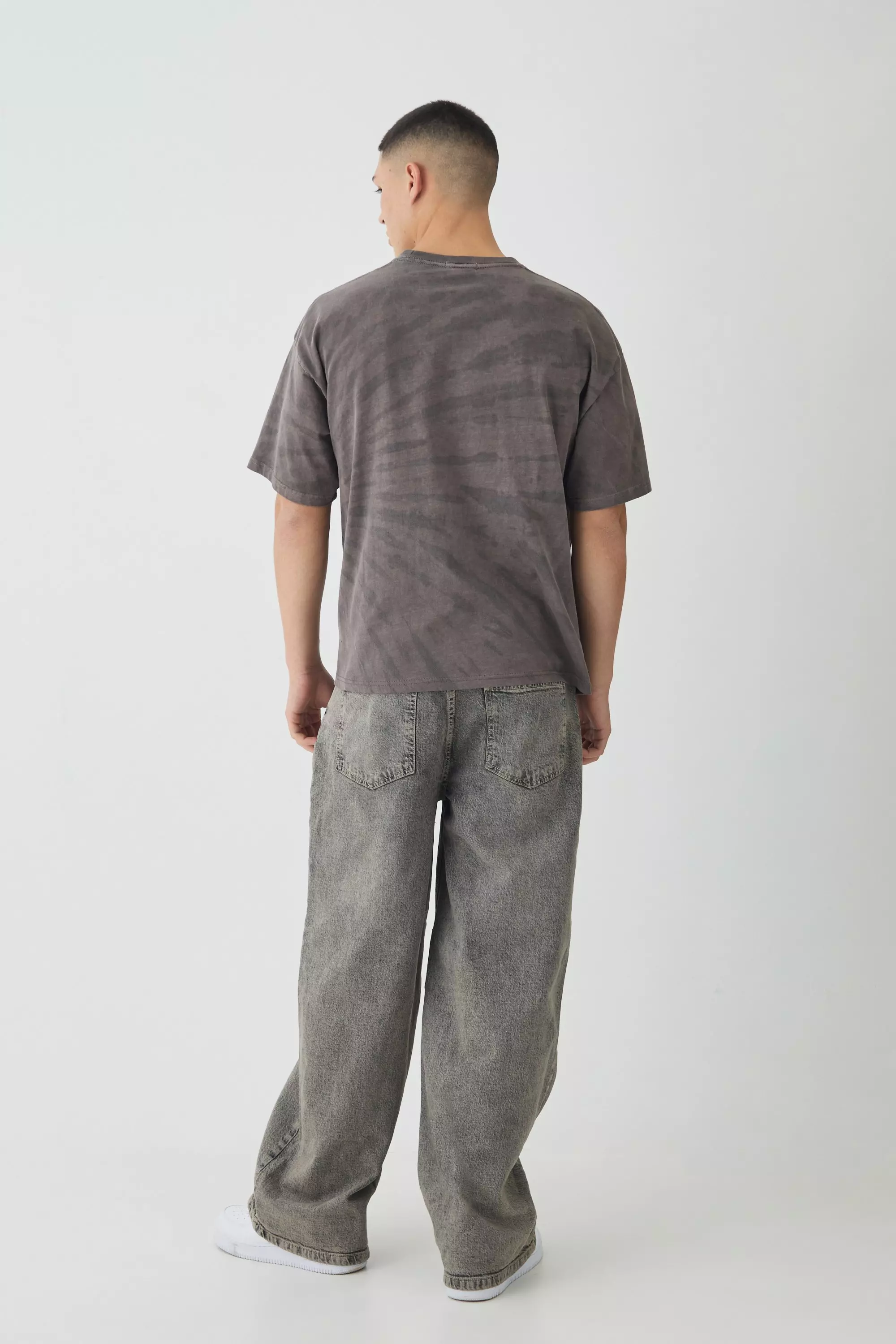 Relaxed Fit Stone Washed Jeans alternative image