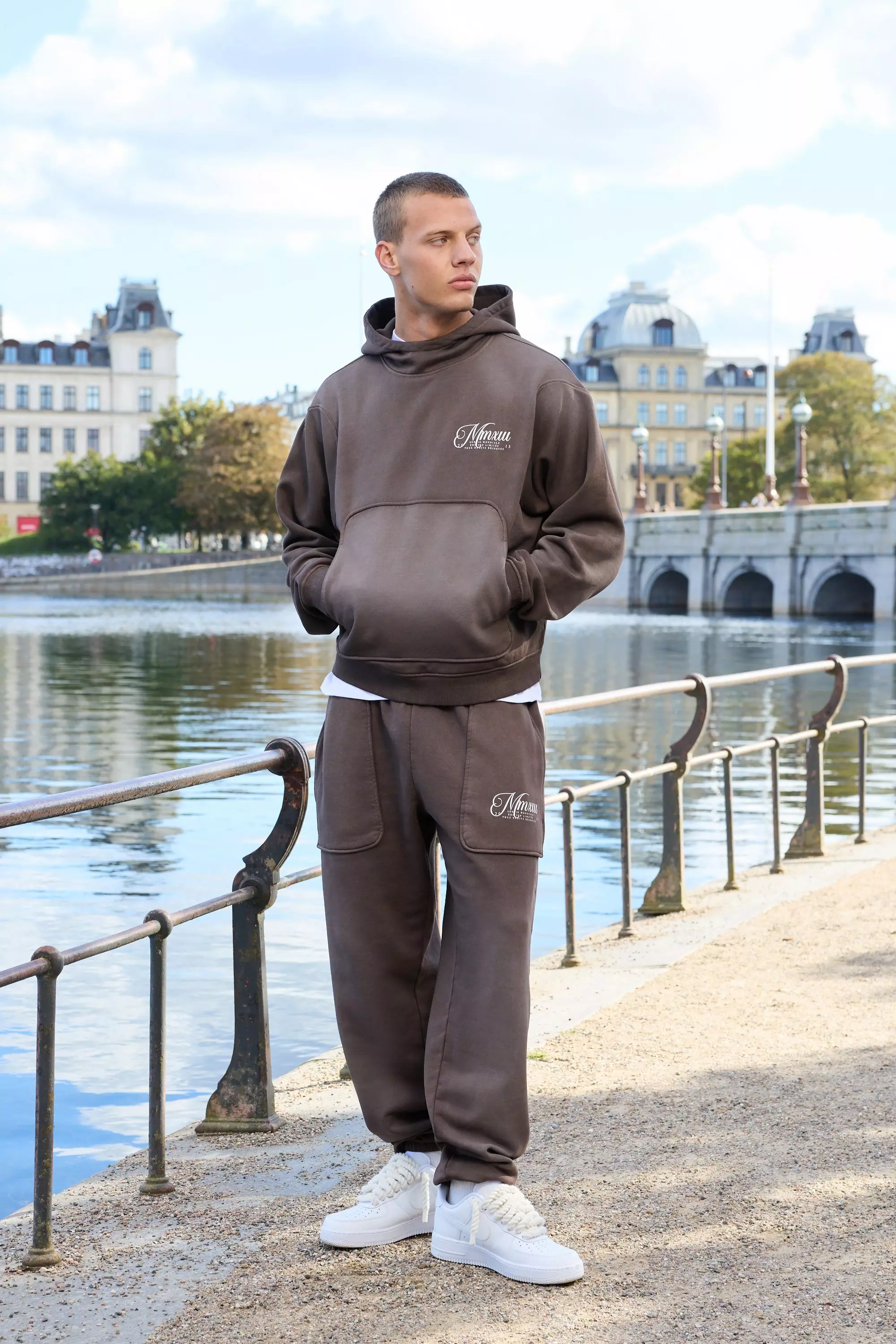 Oversize Jogginghose mit Naht-Detail, Coffee alternatives Bild