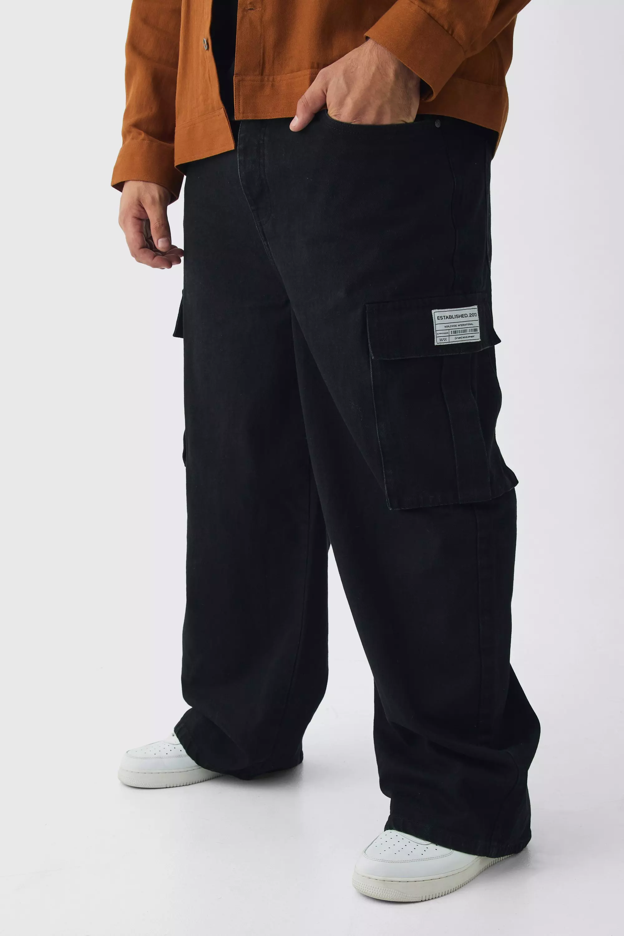 True black Plus Relaxed Fit Woven Tab Cargo Jeans alternative image