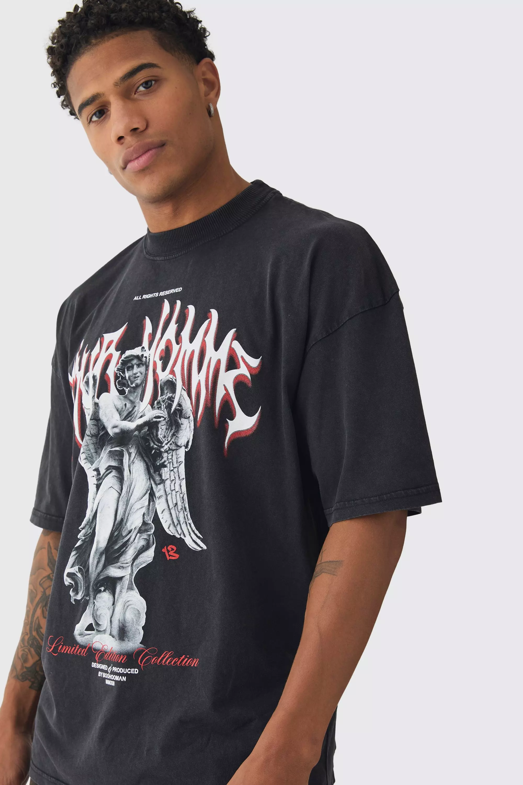 Black Oversized Wash Gothic Renaissance Print T-Shirt alternative image