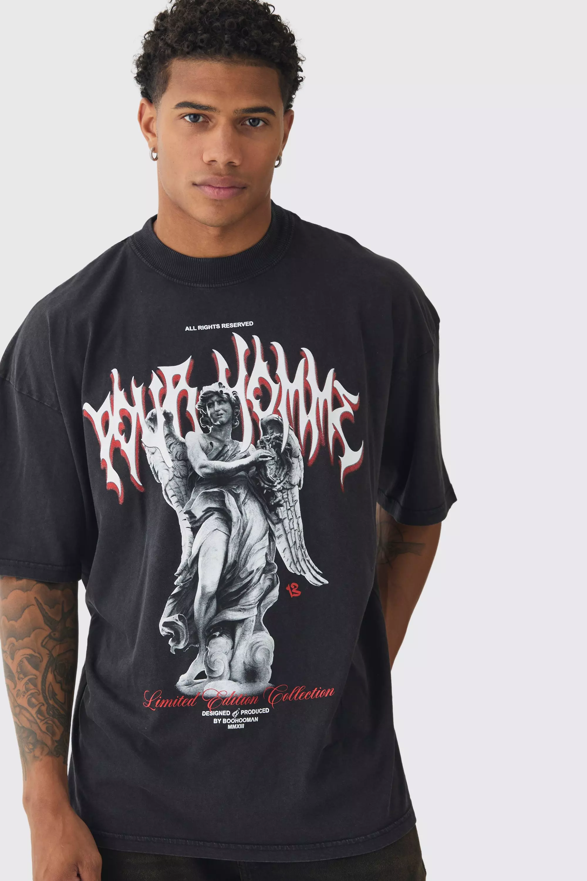 Black Oversized Wash Gothic Renaissance Print T-Shirt alternative image