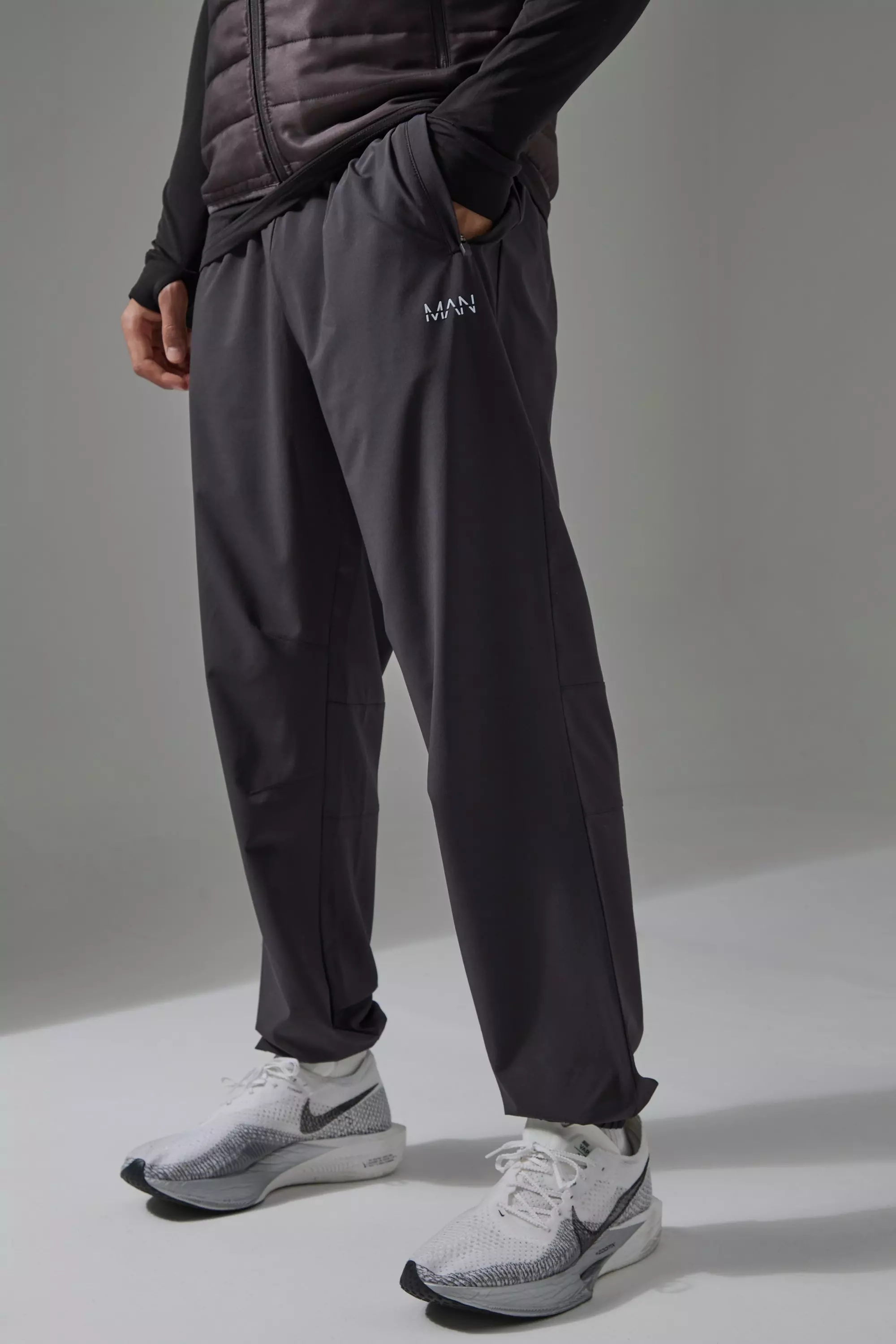 Man Active Cuffed Hem Regular Fit Sweatpants Charcoal