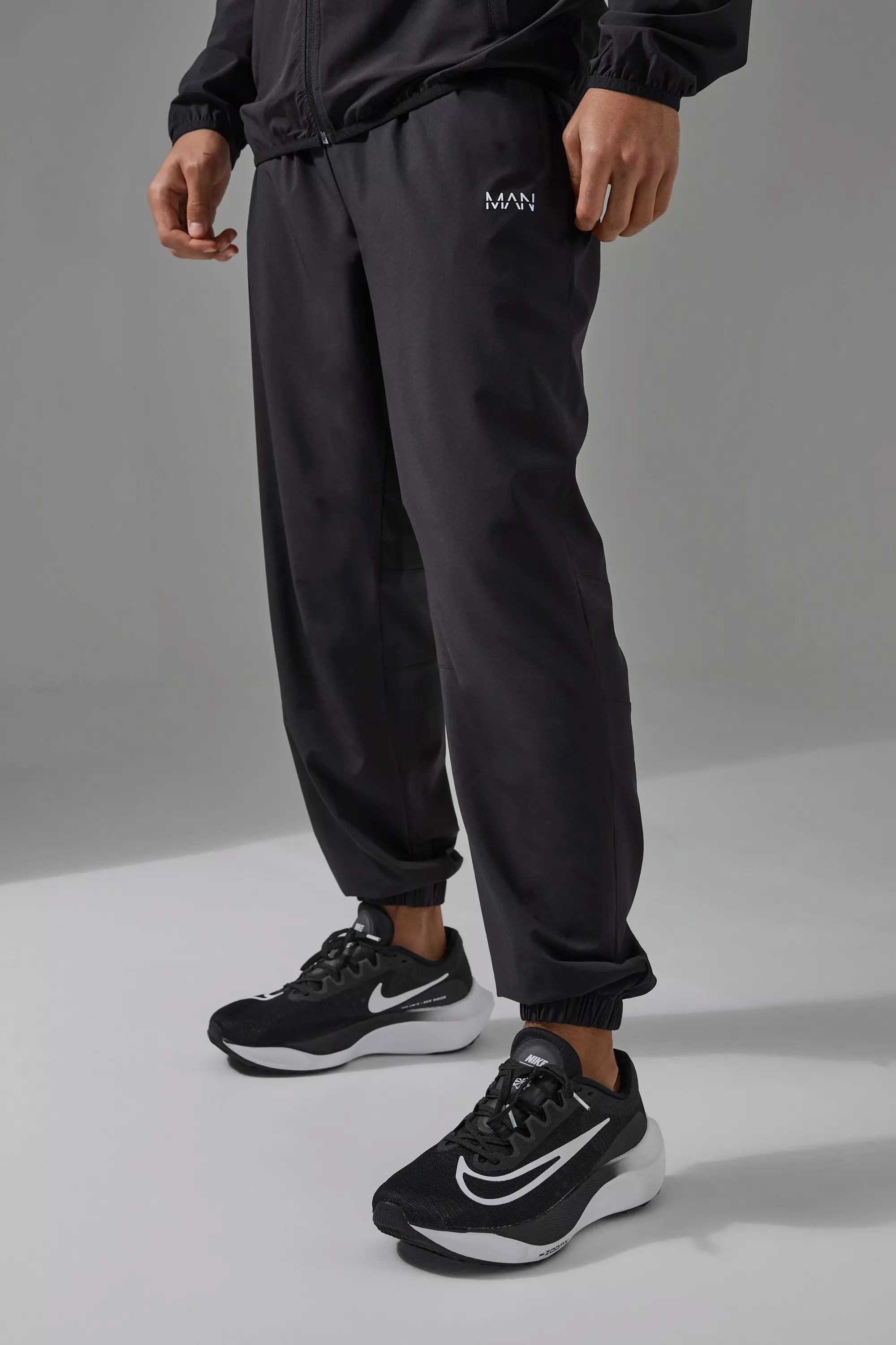 Man Active Cuffed Hem Regular Fit Sweatpants Black