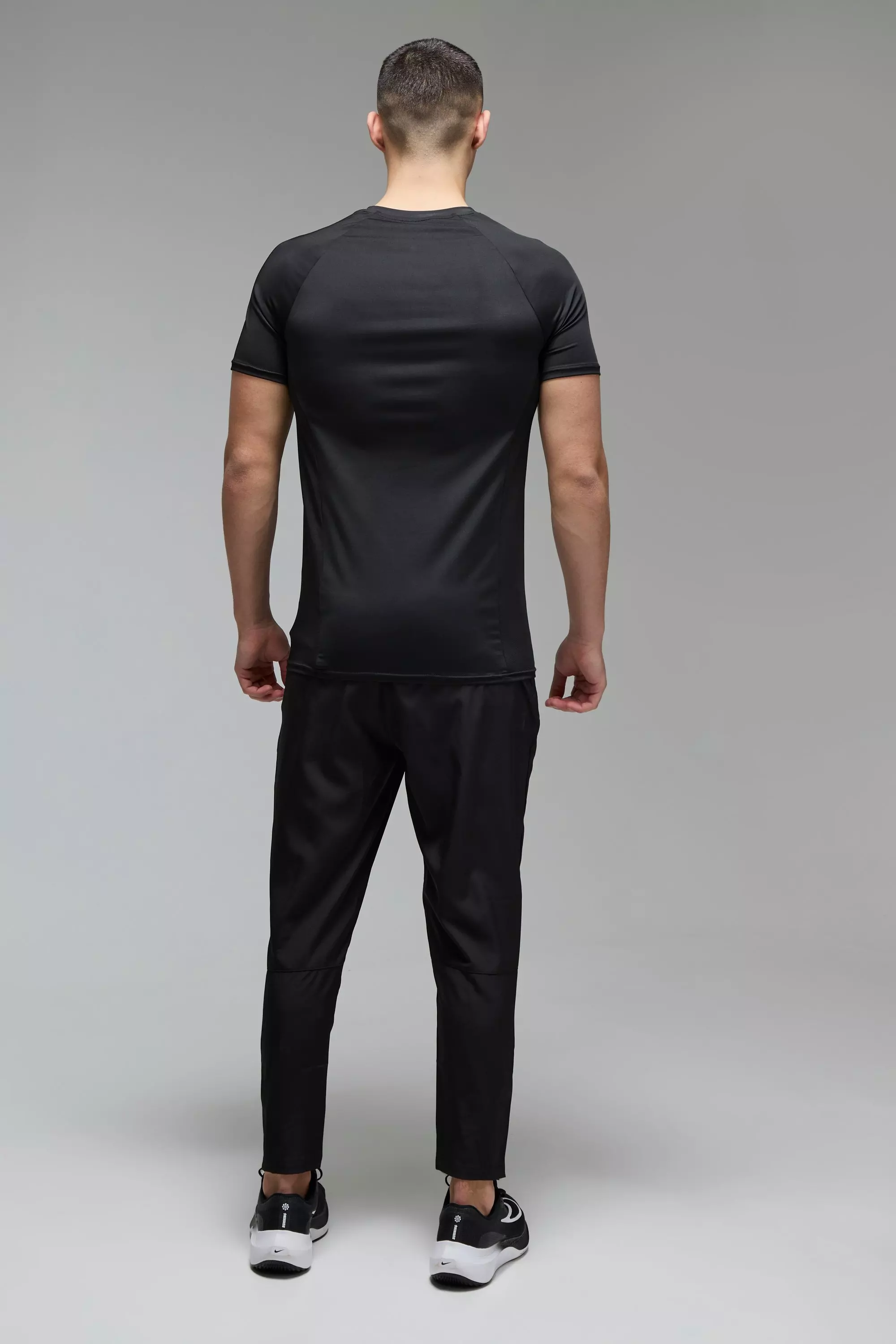 Black Man Active Korte Toelopende Joggingbroek alternatieve afbeelding
