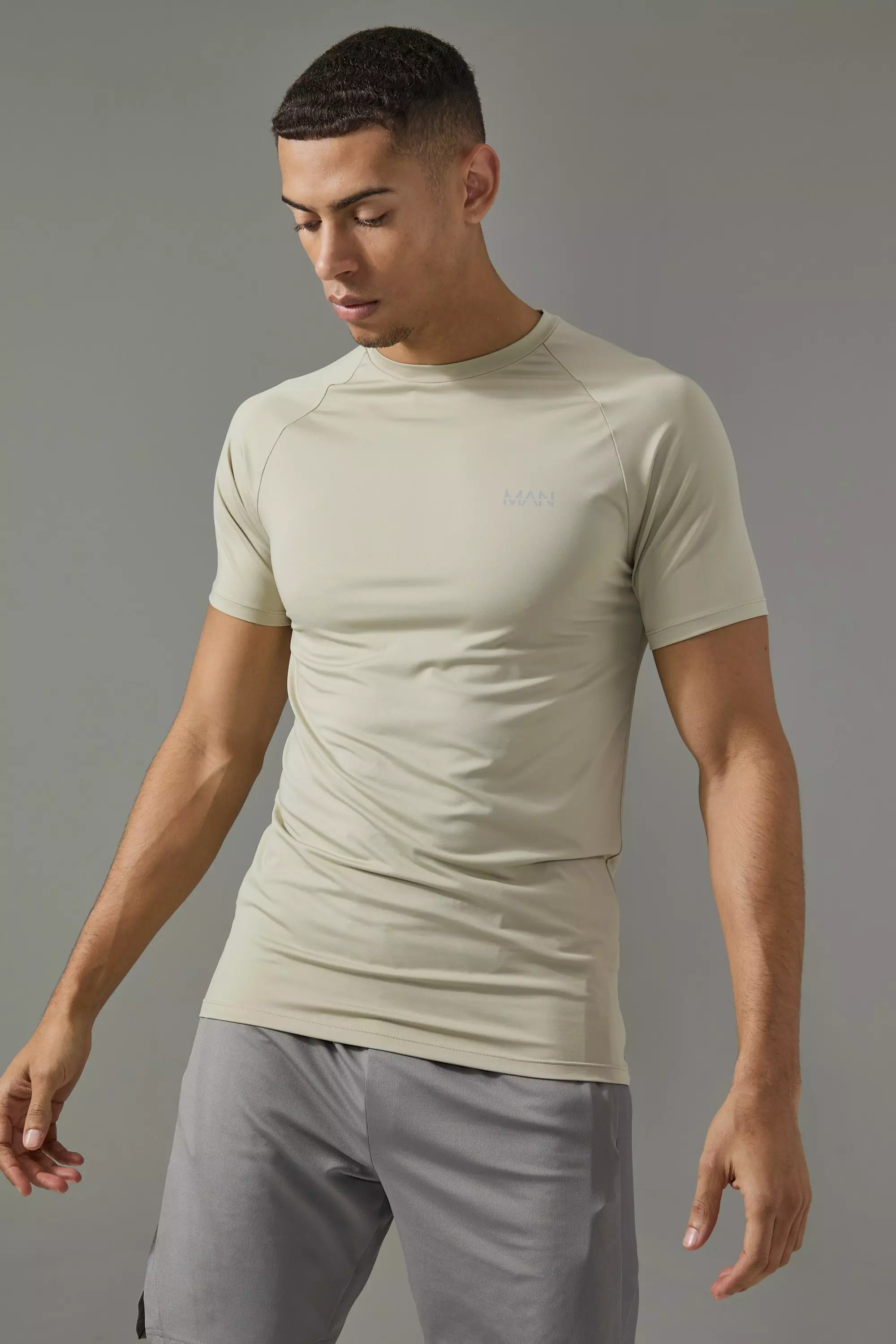 Man Active Muscle Fit T-shirt Sand