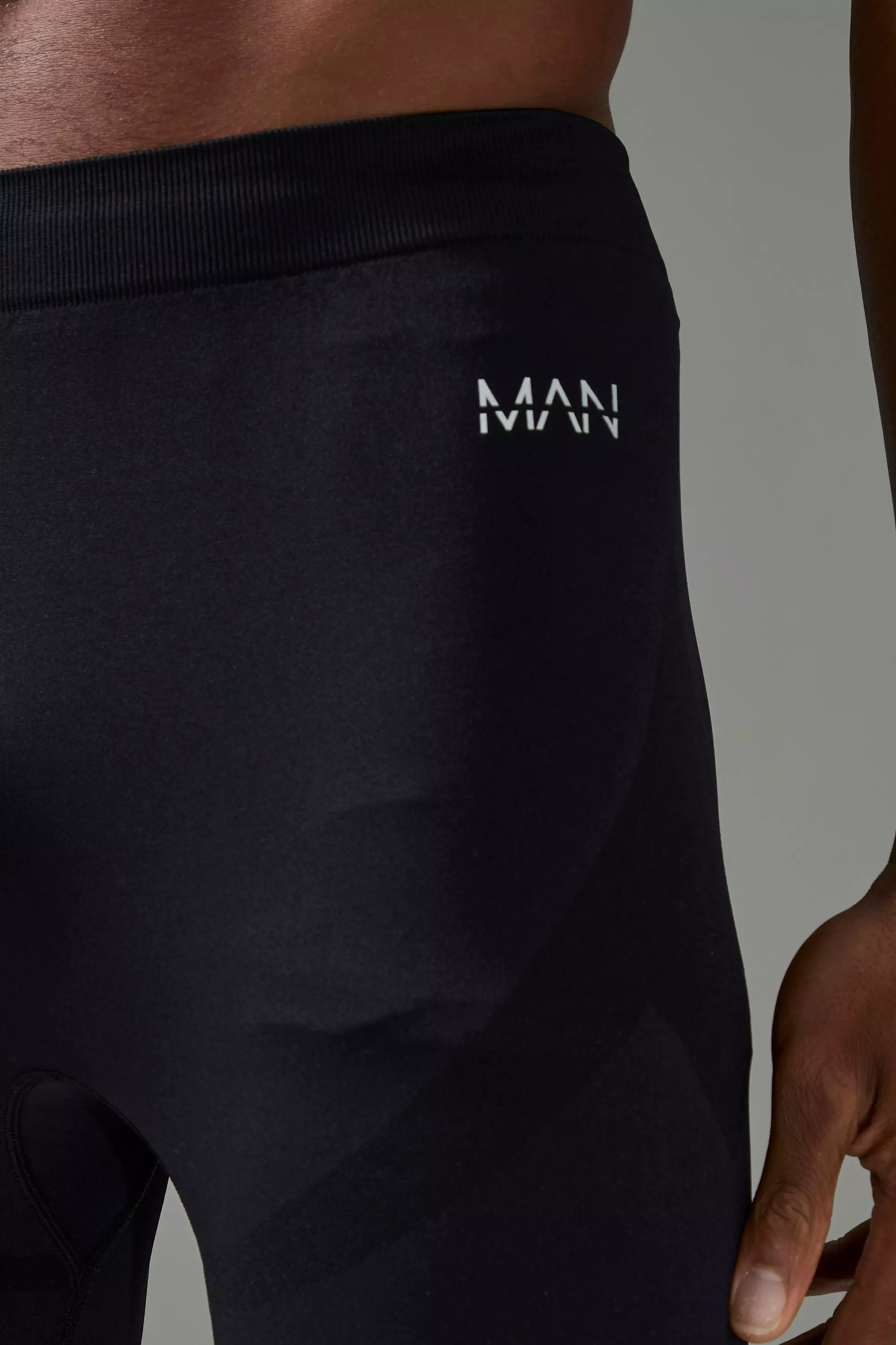 Black Man Active Seamless Base Layer Short alternative image