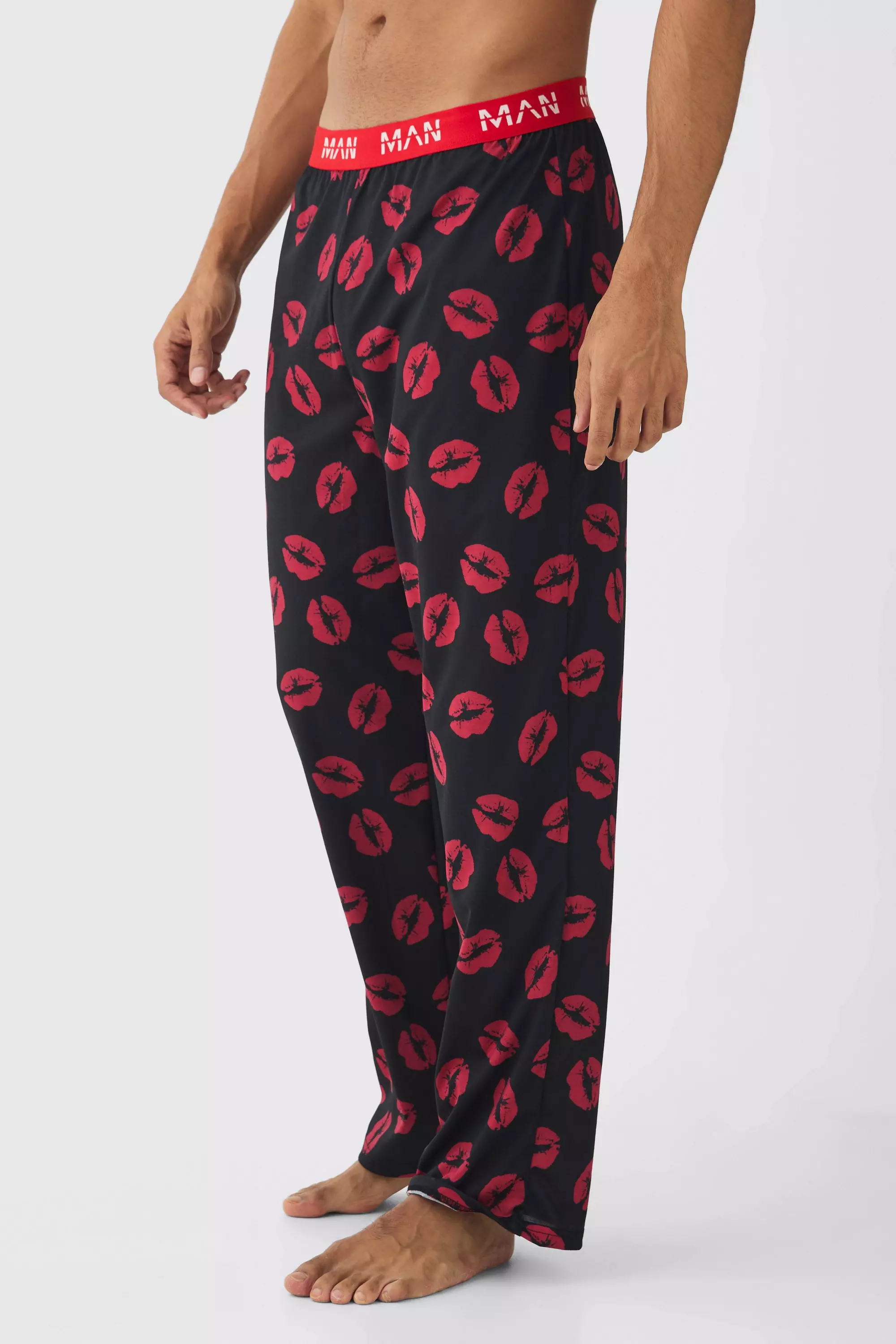 Man Kiss Me Santa Lounge Bottoms boohooMAN UK