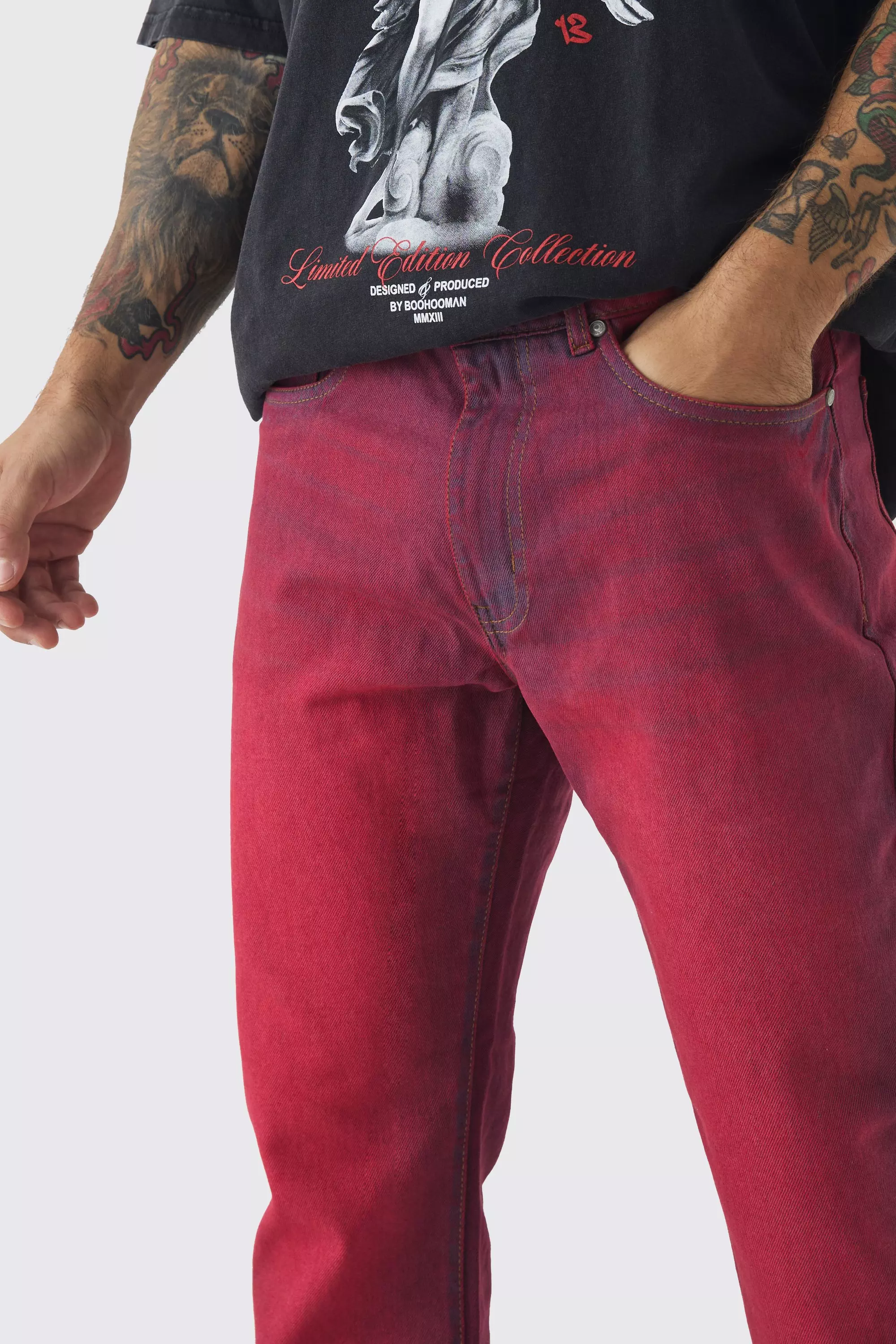Rot getönte Slim-Fit Schlagjeans, Red alternatives Bild