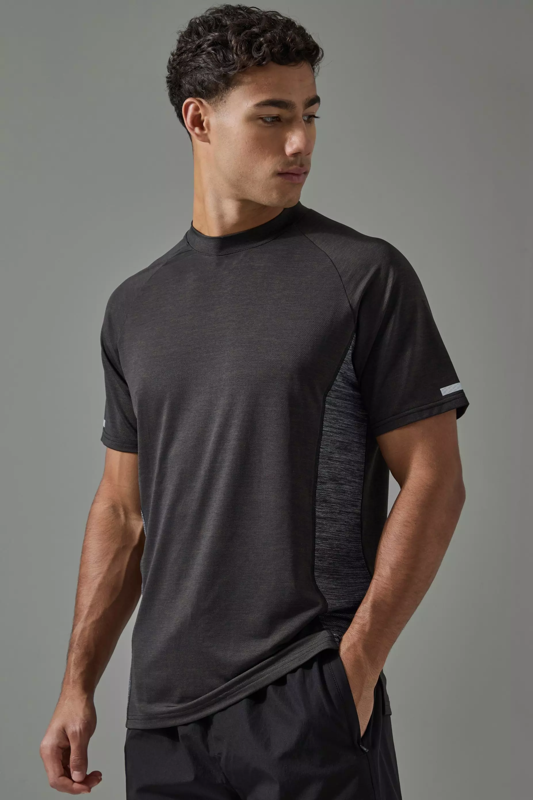 T-shirt de sport léger - MAN Active, Black autre image