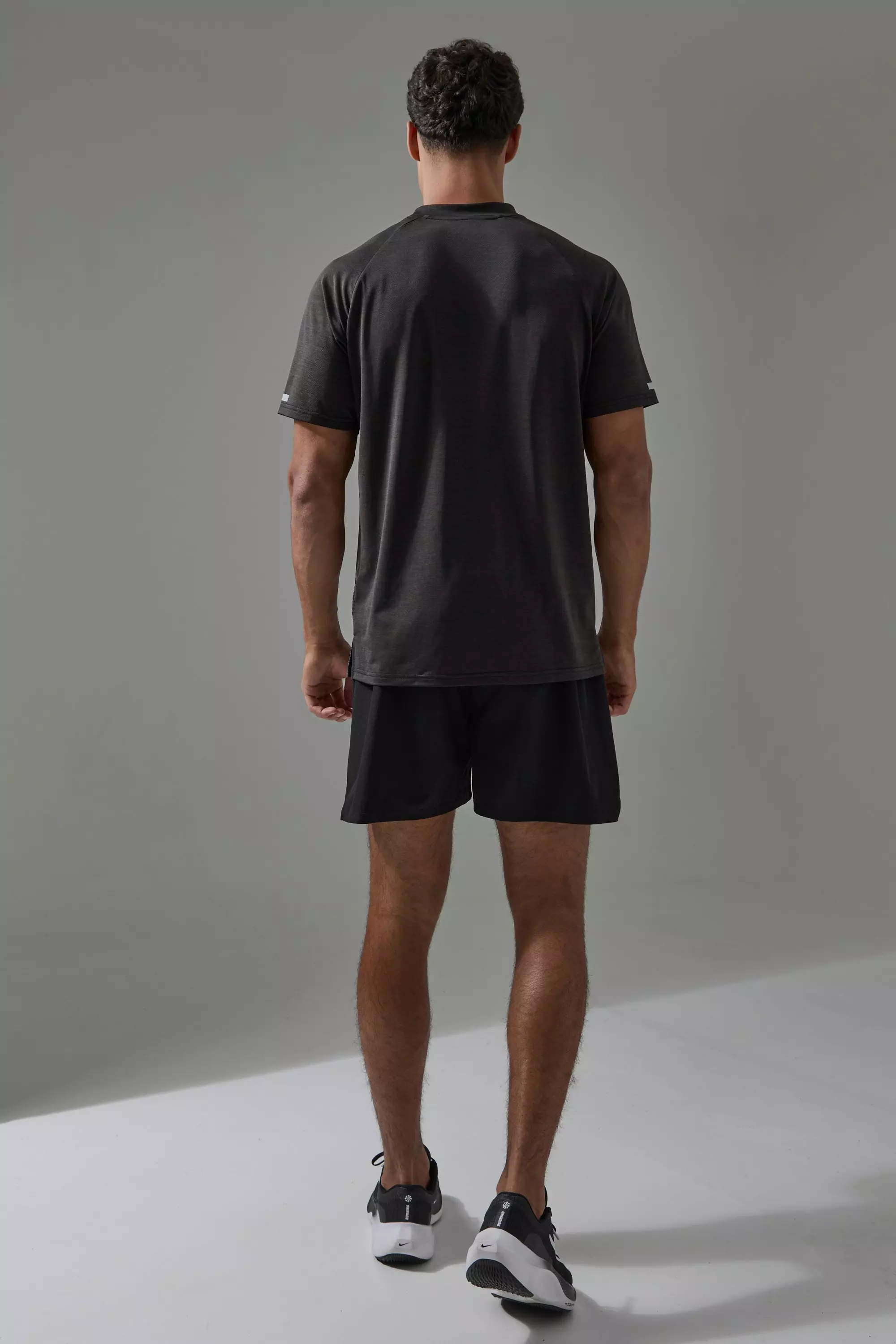 T-shirt de sport léger - MAN Active, Black autre image