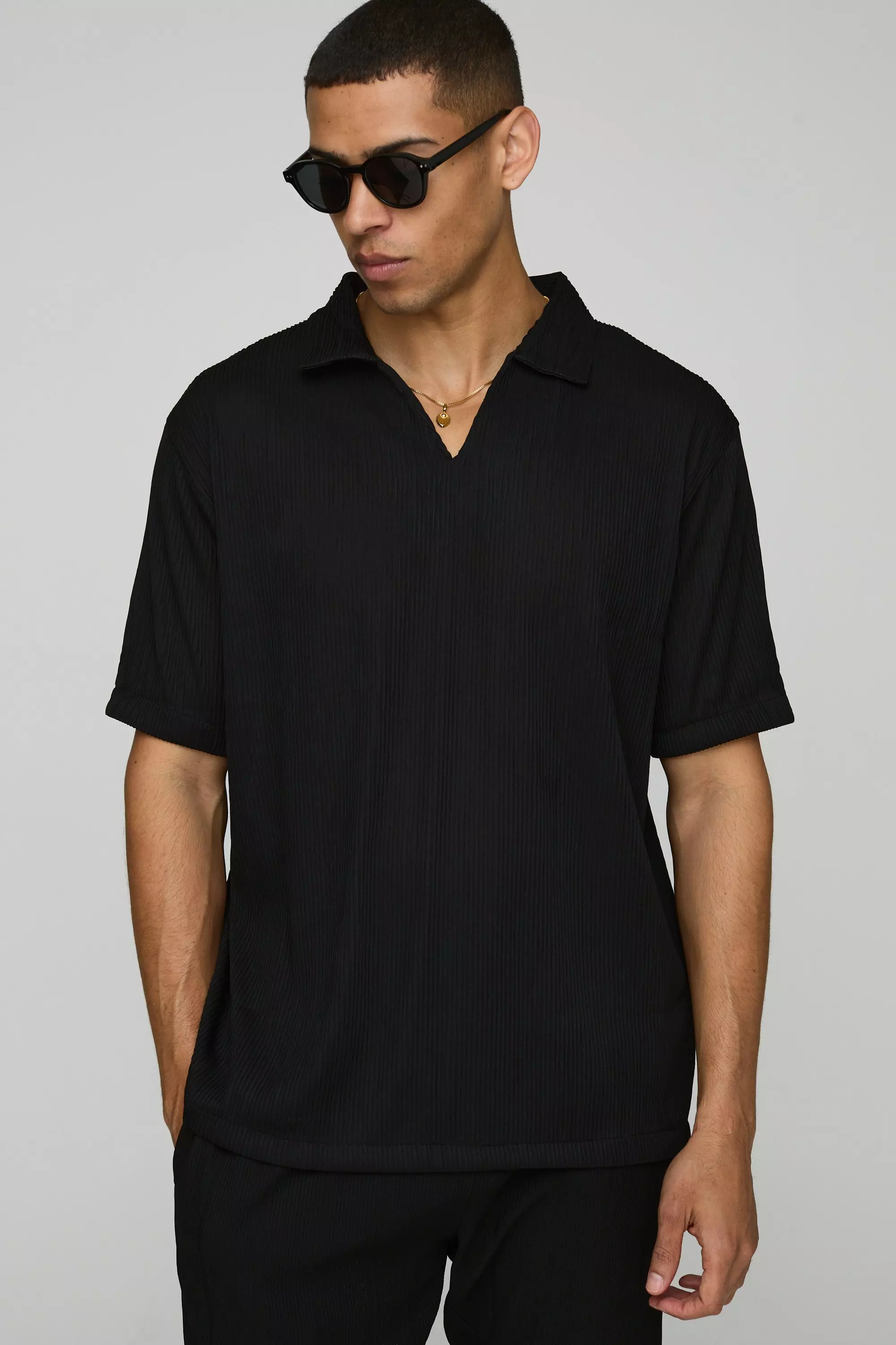 Black Oversized V-Neck Pleated Overhead Shirt alternative image
