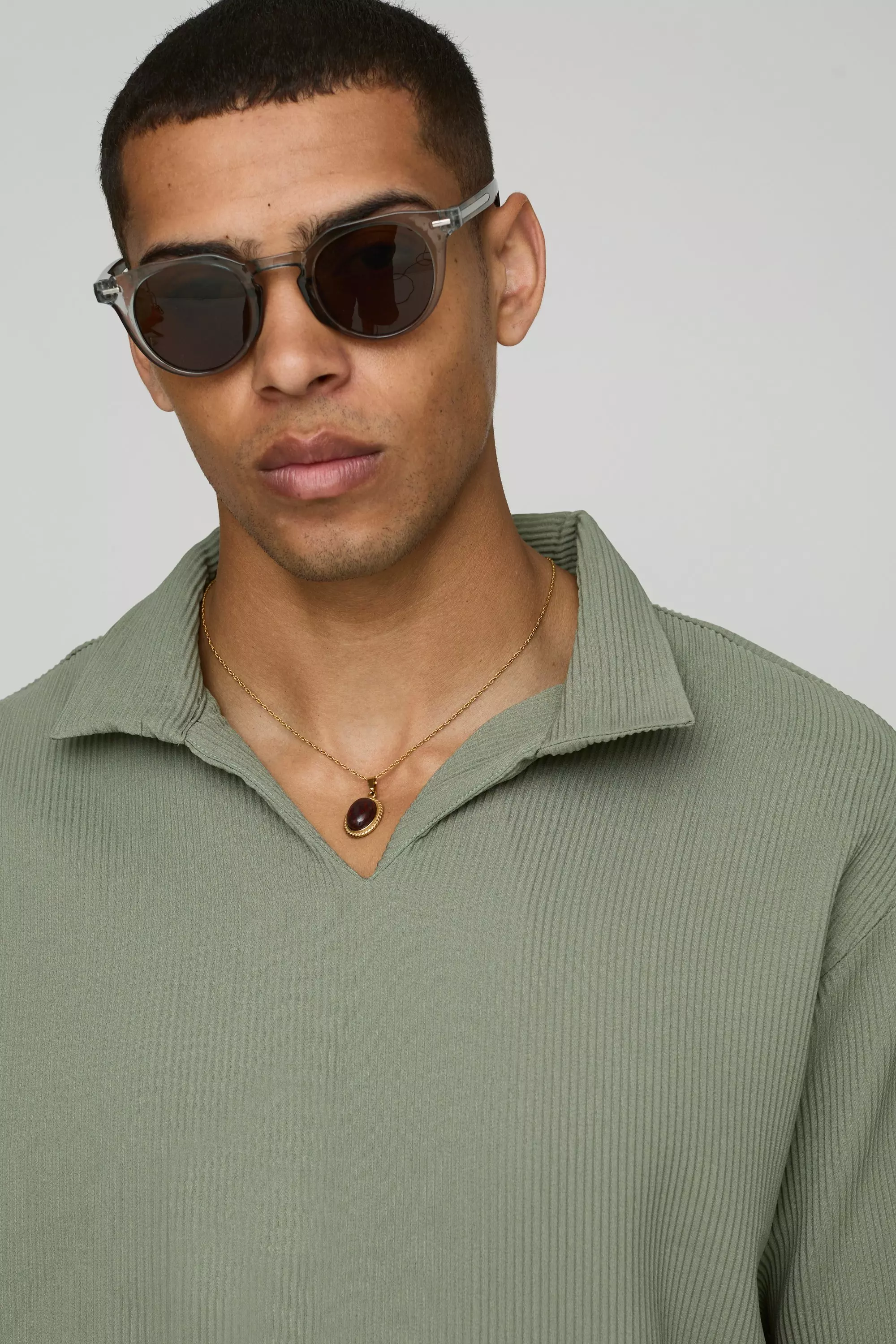 Khaki Oversized V-Neck Pleated Overhead Shirt alternative image
