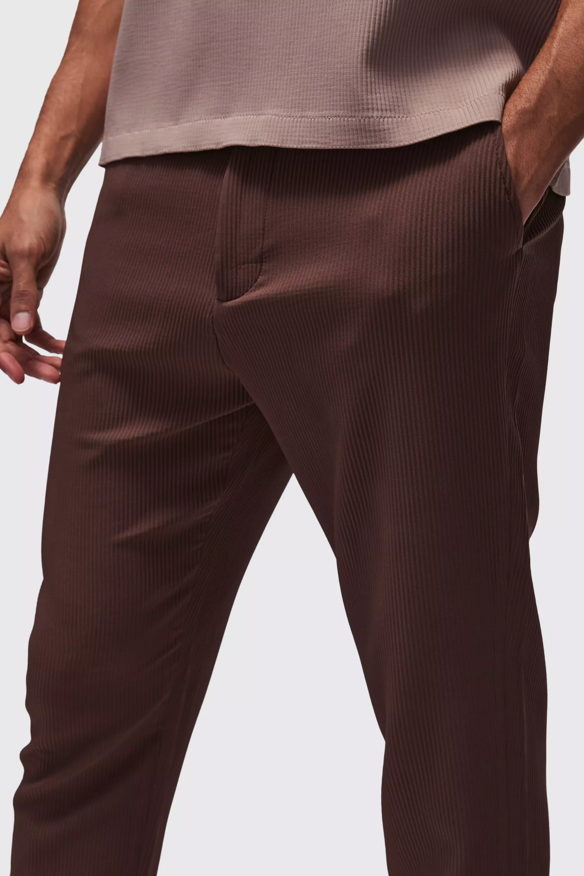 Pantaloni Affusolati Con Pieghe E Vita Fissa, Brown immagine alternativa
