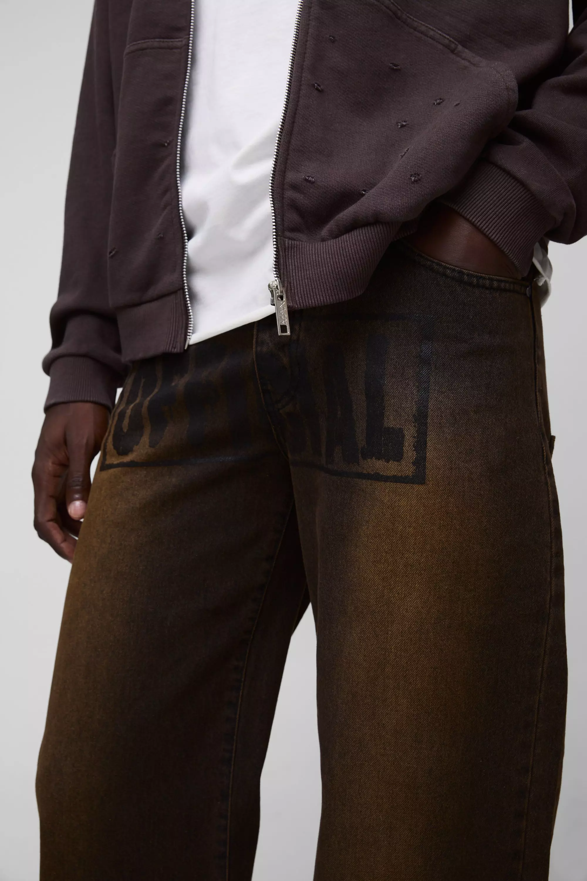Lockere Jeans mit Farbverlauf und Official-Print, Black alternatives Bild