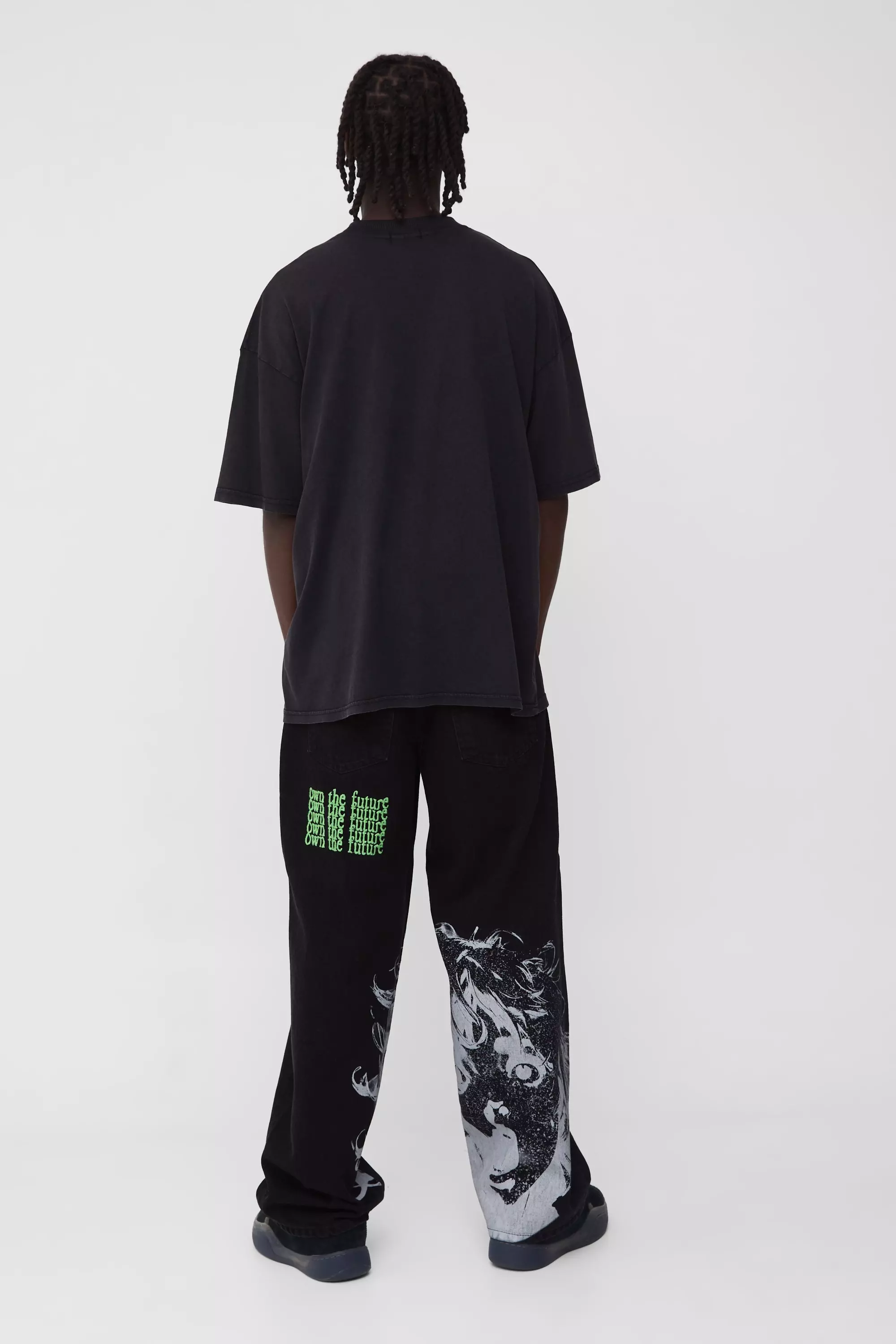 Lockere Jeans mit Stickerei, Black alternatives Bild