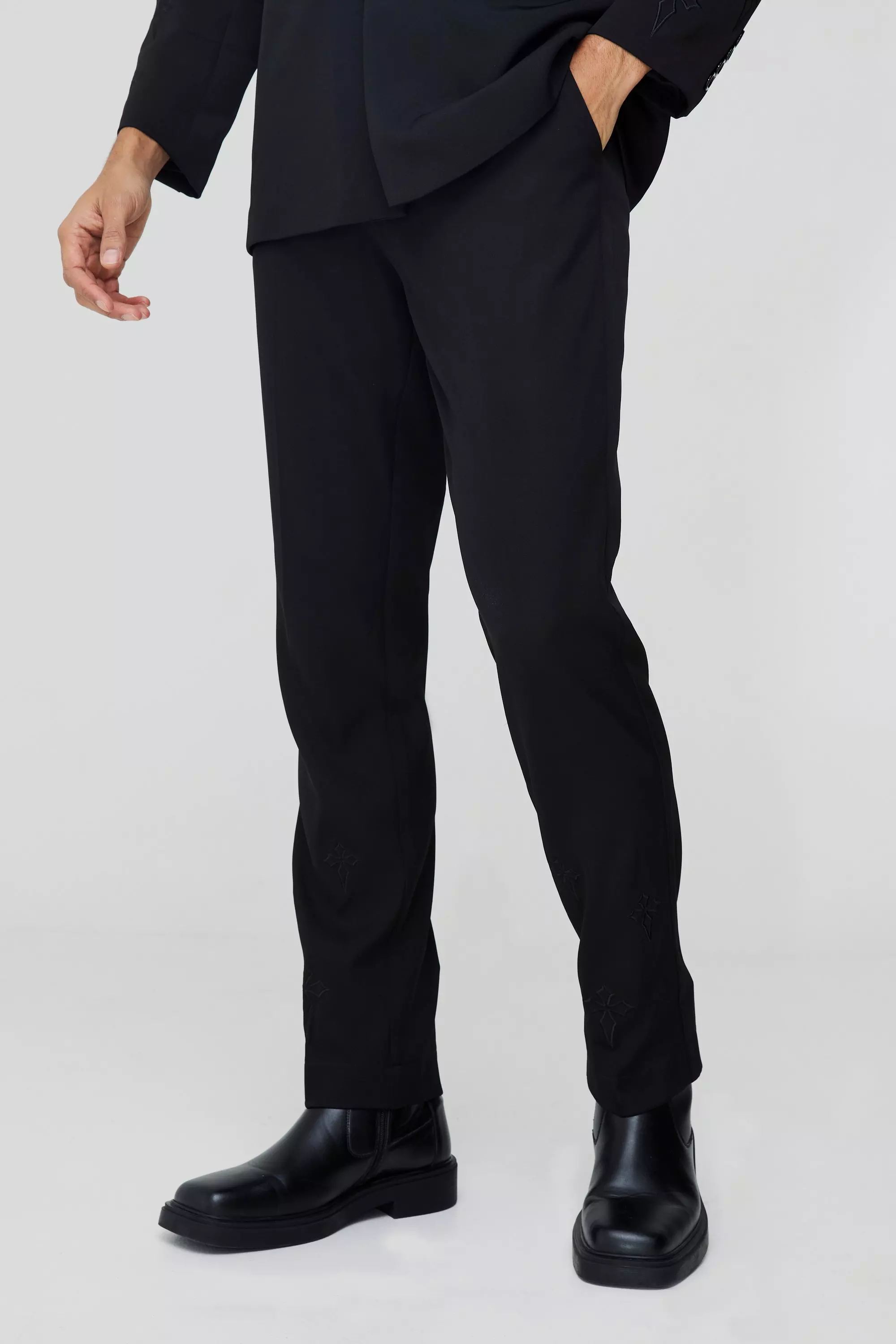 Gerade Hose mit Kreuz-Applikation, Black alternatives Bild